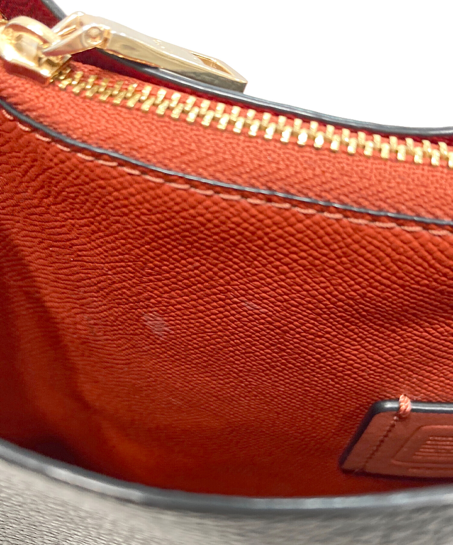 【取引中です】COACH コーチ ショルダーバッグ（美品・未使用） 中古・古着通販】COACH (コーチ) ショルダーバッグ レッド｜ブランド