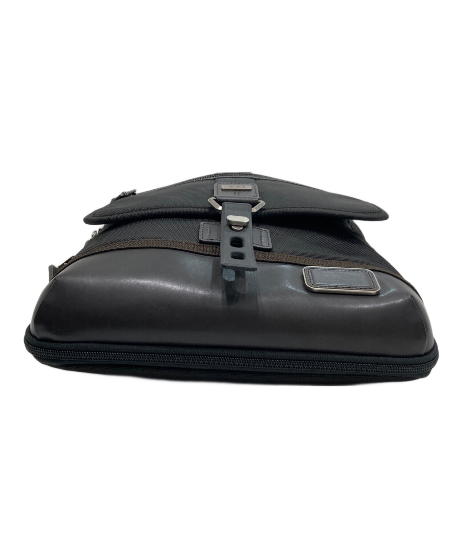 中古・古着通販】TUMI (トゥミ) ALPHA BRAVO Annapolis Zip Flap