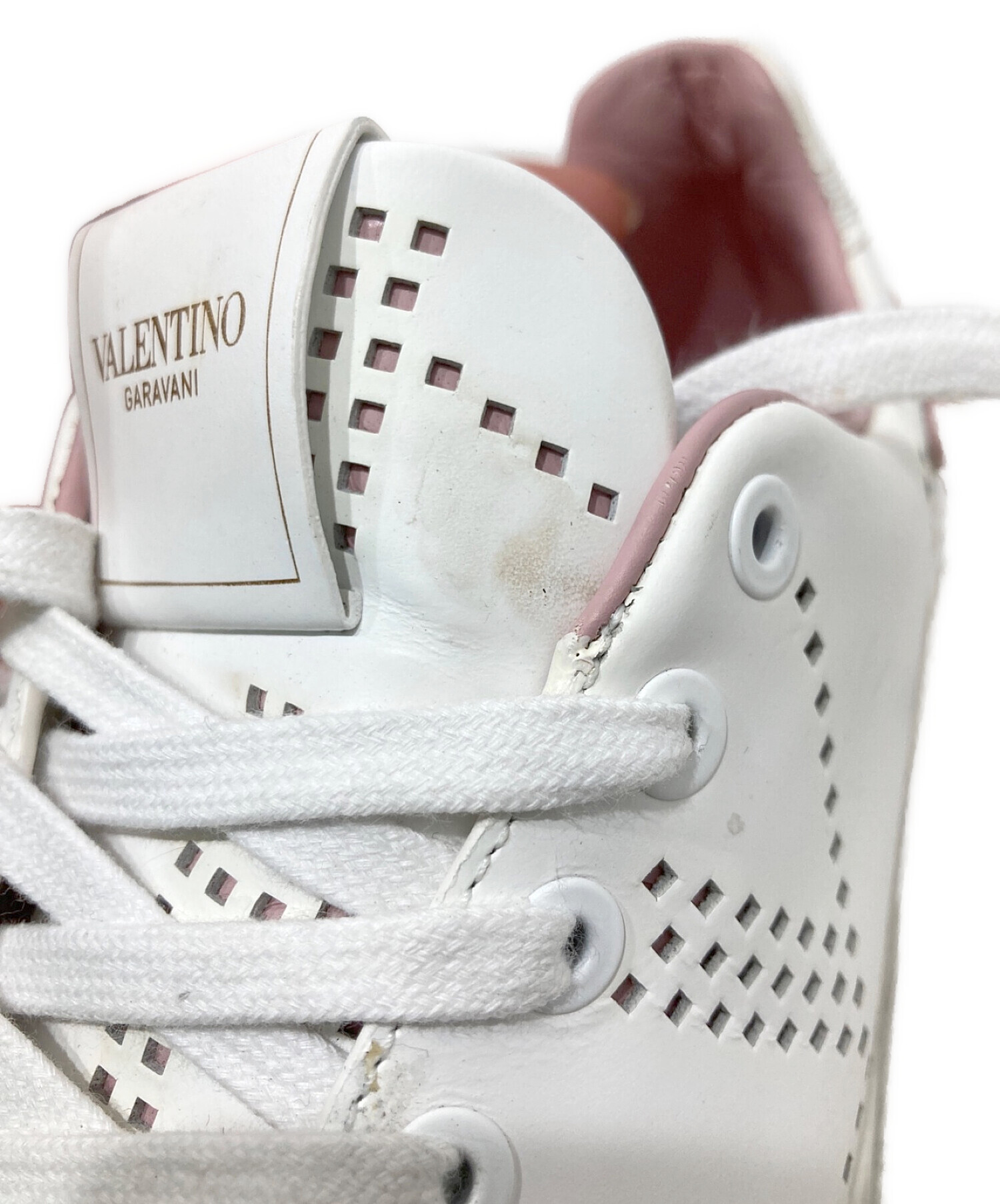 美品 ヴァレンティノガラヴァーニ スニーカー スタッズ　23.5㎝　レザー valentino garavani - ヴァレンティノ ガラヴァーニ VALENTINO