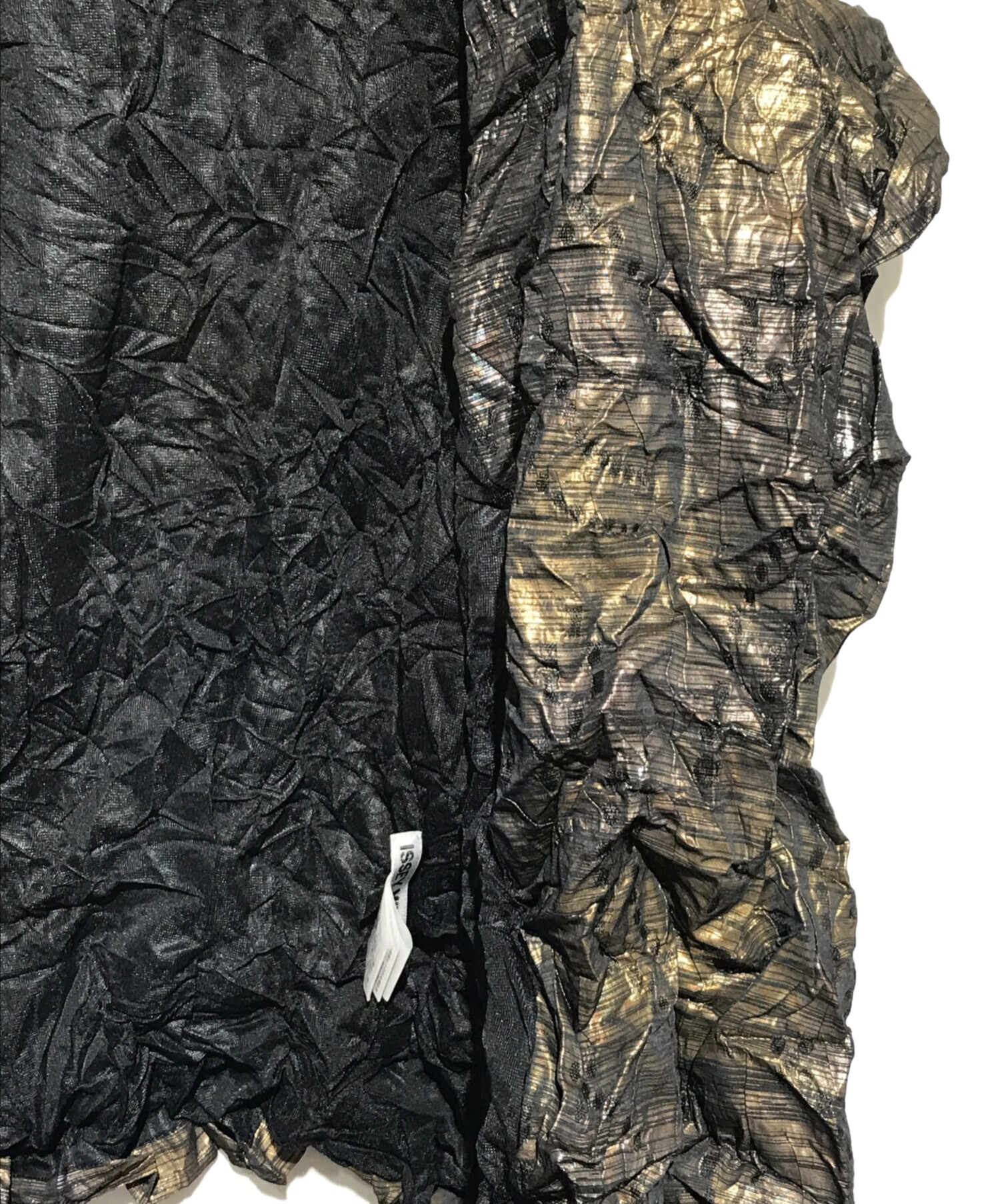 美品✨イッセイミヤケ　ISSEY MIYAKE　シワ加工　ジャケット　ゴールド 中古・古着通販】ISSEY MIYAKE (イッセイミヤケ) シワ加工ジャケット