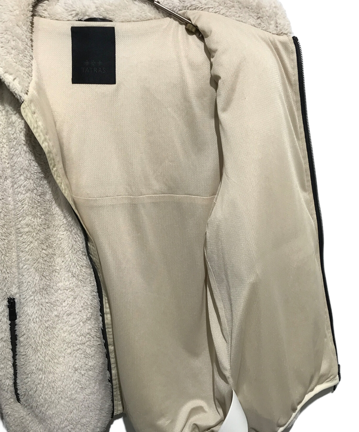 中古・古着通販】TATRAS (タトラス) HEDIフードボアブルゾン ホワイト