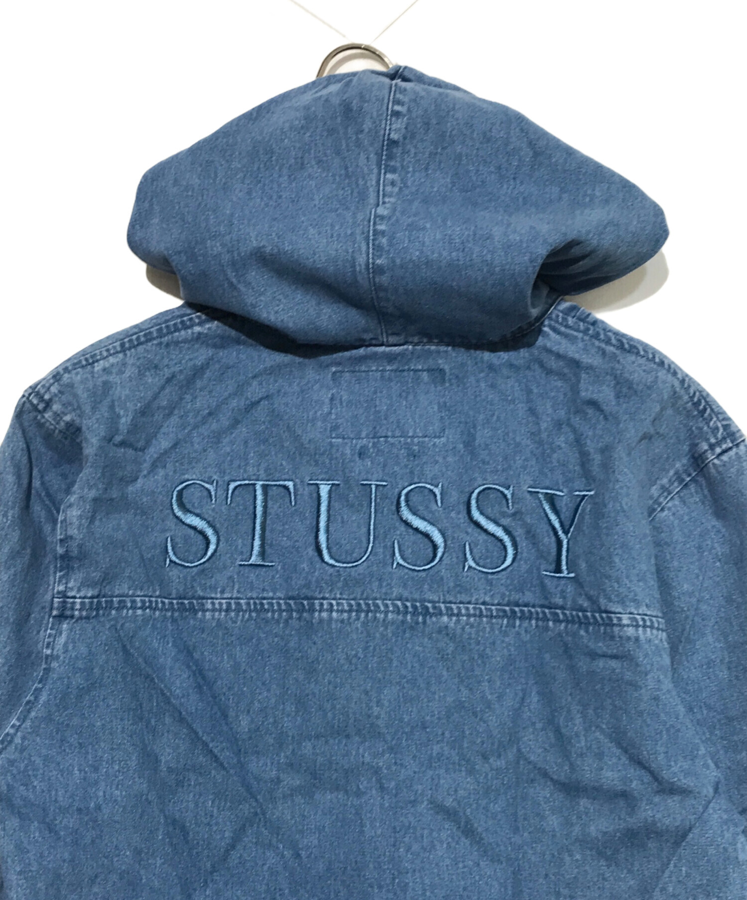 STUSSY デニムジップフーディ 刺繍ロゴ Mサイズ 中古・古着通販】stussy (ステューシー) ロゴ刺繍デニムジップ