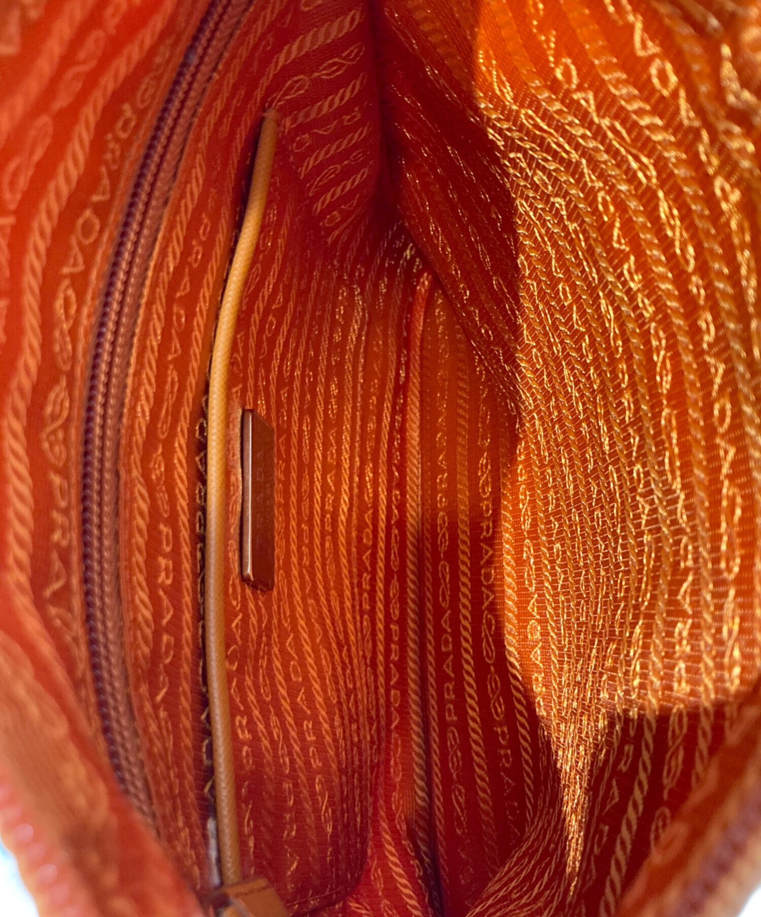 プラダオレンジ ナイロン ショルダーバッグ PRADA(プラダ) マルチポケットショルダーナイロンバッグ