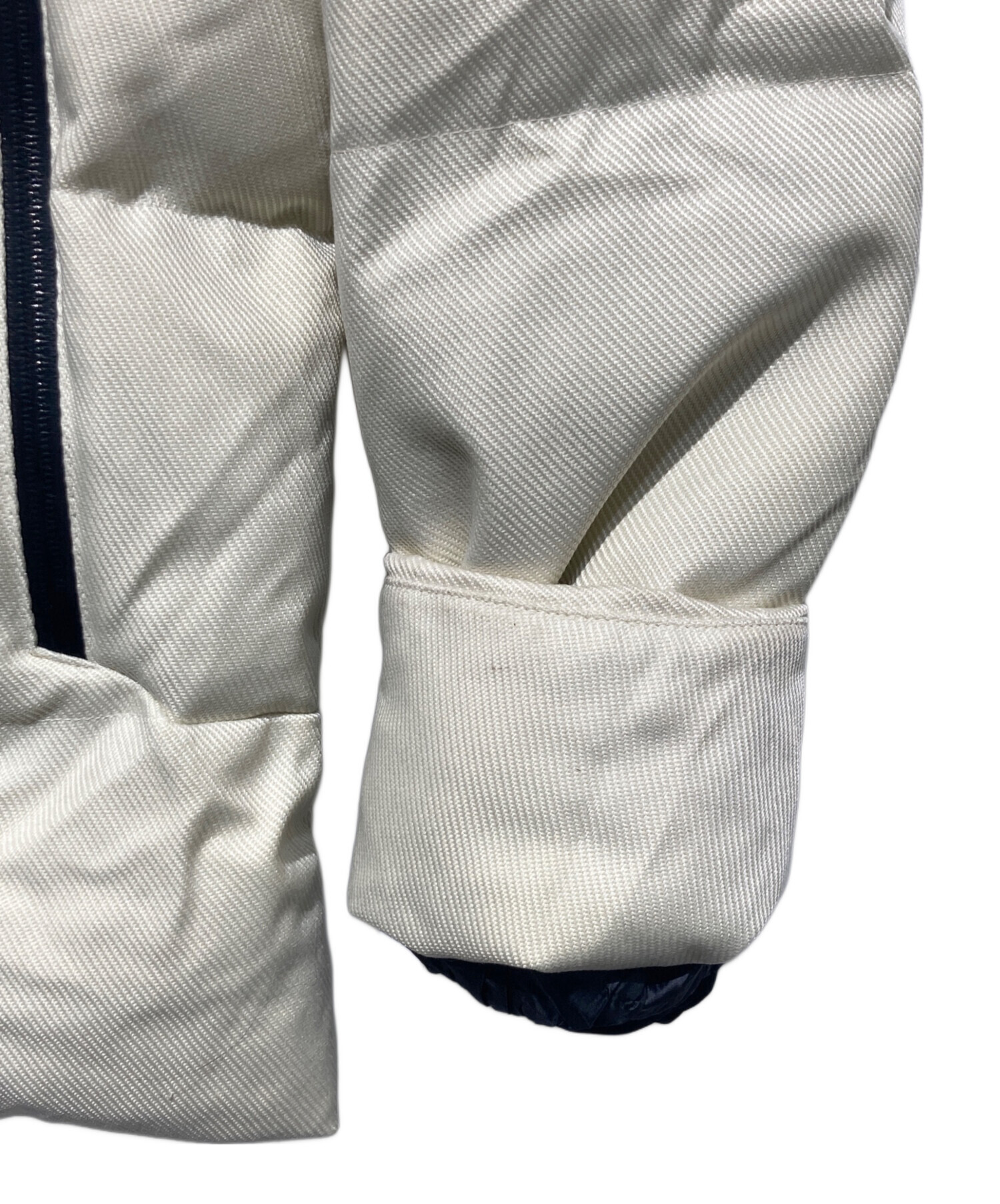 【新品未使用】Herno ホワイト ダウンジャケット サイズ44 ヘルノ HERNO HERNO ダウンジャケット PI001934D 12170Z ダウン