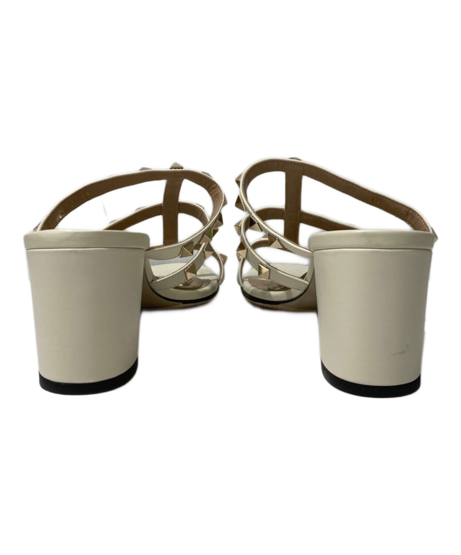 【美品】Valentino スタッズ付きベージュサンダル 中古・古着通販】VALENTINO GARAVANI (ヴァレンティノ・ガラヴァーニ