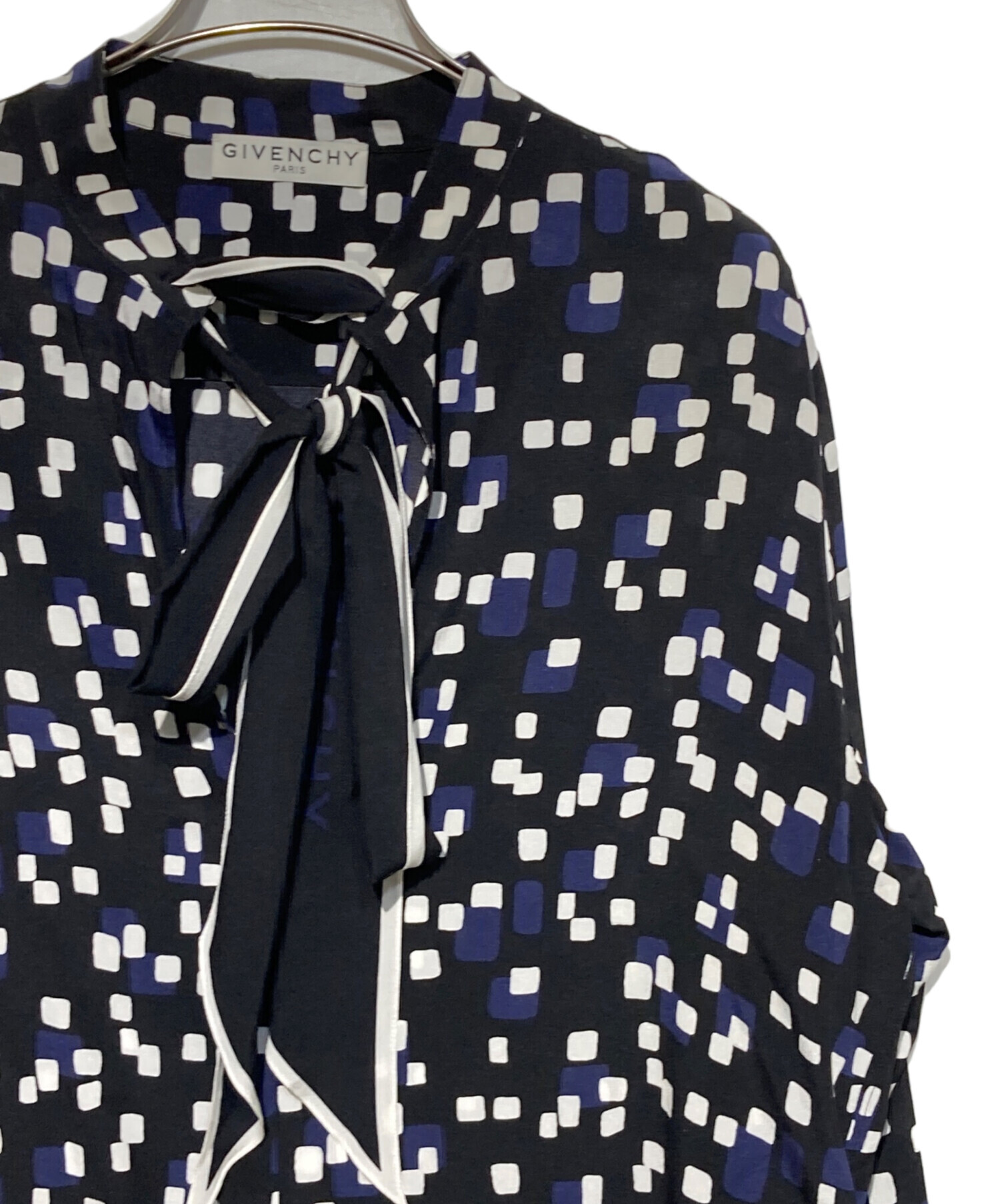 中古・古着通販】GIVENCHY (ジバンシィ) 総柄ボウタイブラウス