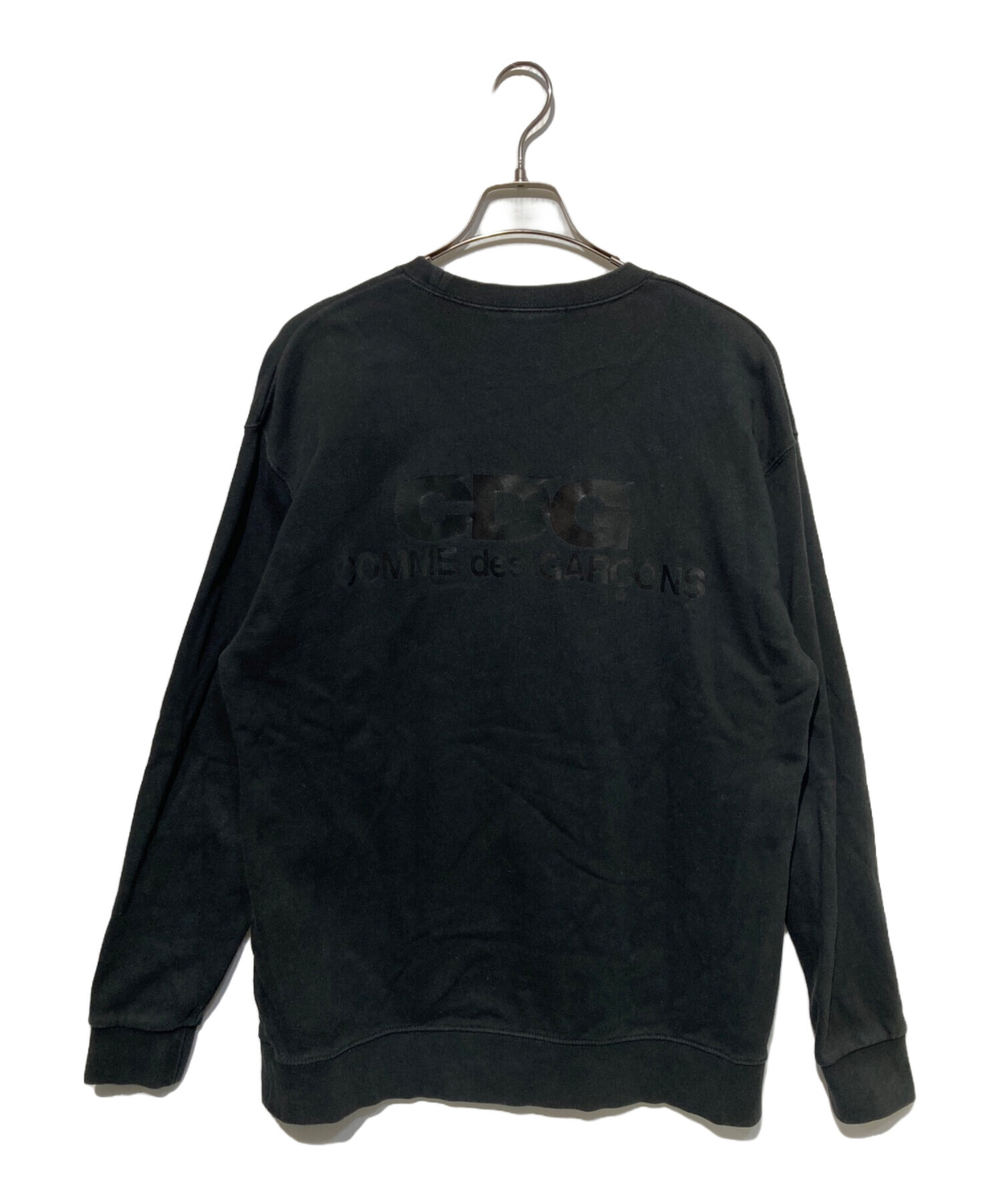 CDG バックロゴプリントブラック スウェット 中古・古着通販】CDG (シーディージー) バックロゴプリントスウェット