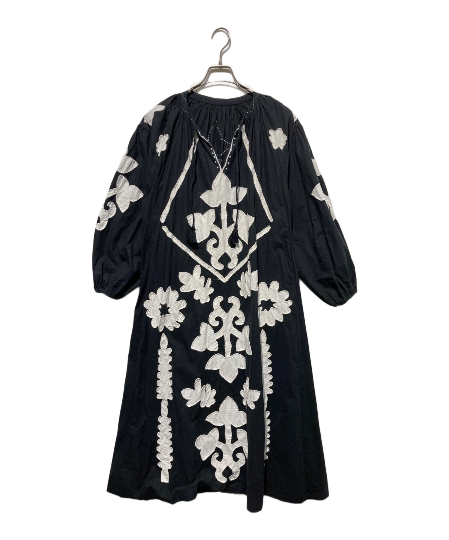 中古・古着通販】Freada (フリーダ) パーツ刺繍ワンピース ブラック