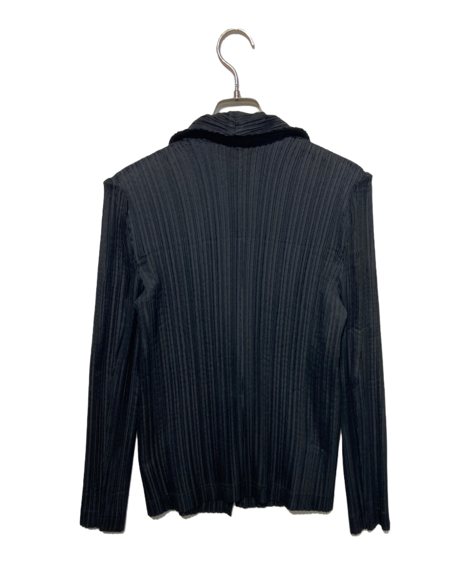 ISSEY MIYAKE　FETE プリーツボリュームジャケット　ブラック 中古・古着通販】ISSEY MIYAKE FETE A-POC (イッセイミヤケフェット