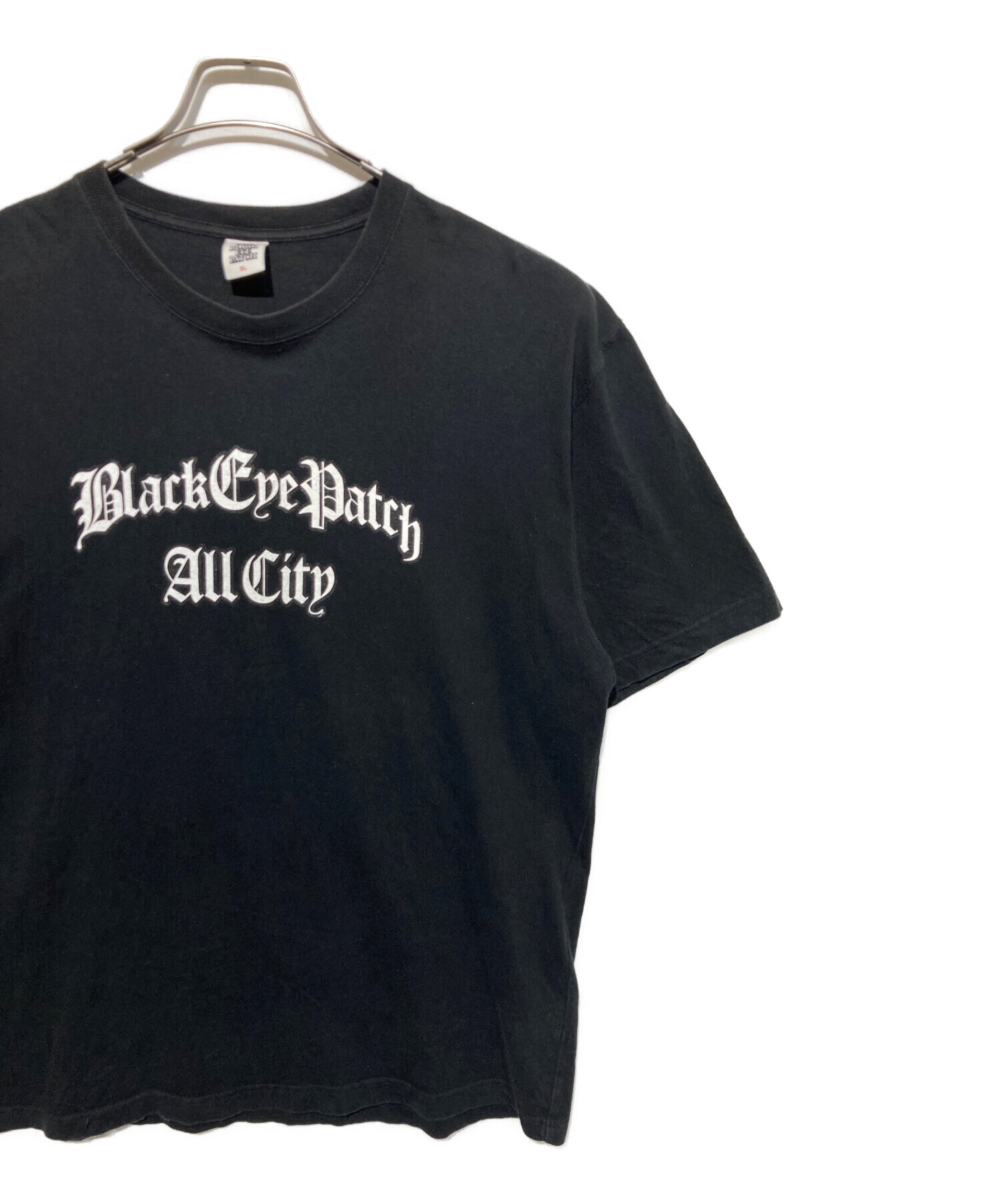 THE BLACK EYE PATCH クロップドTシャツ 黒 中古・古着通販】THE BLACK EYE PATCH (ブラックアイパッチ) プリントT