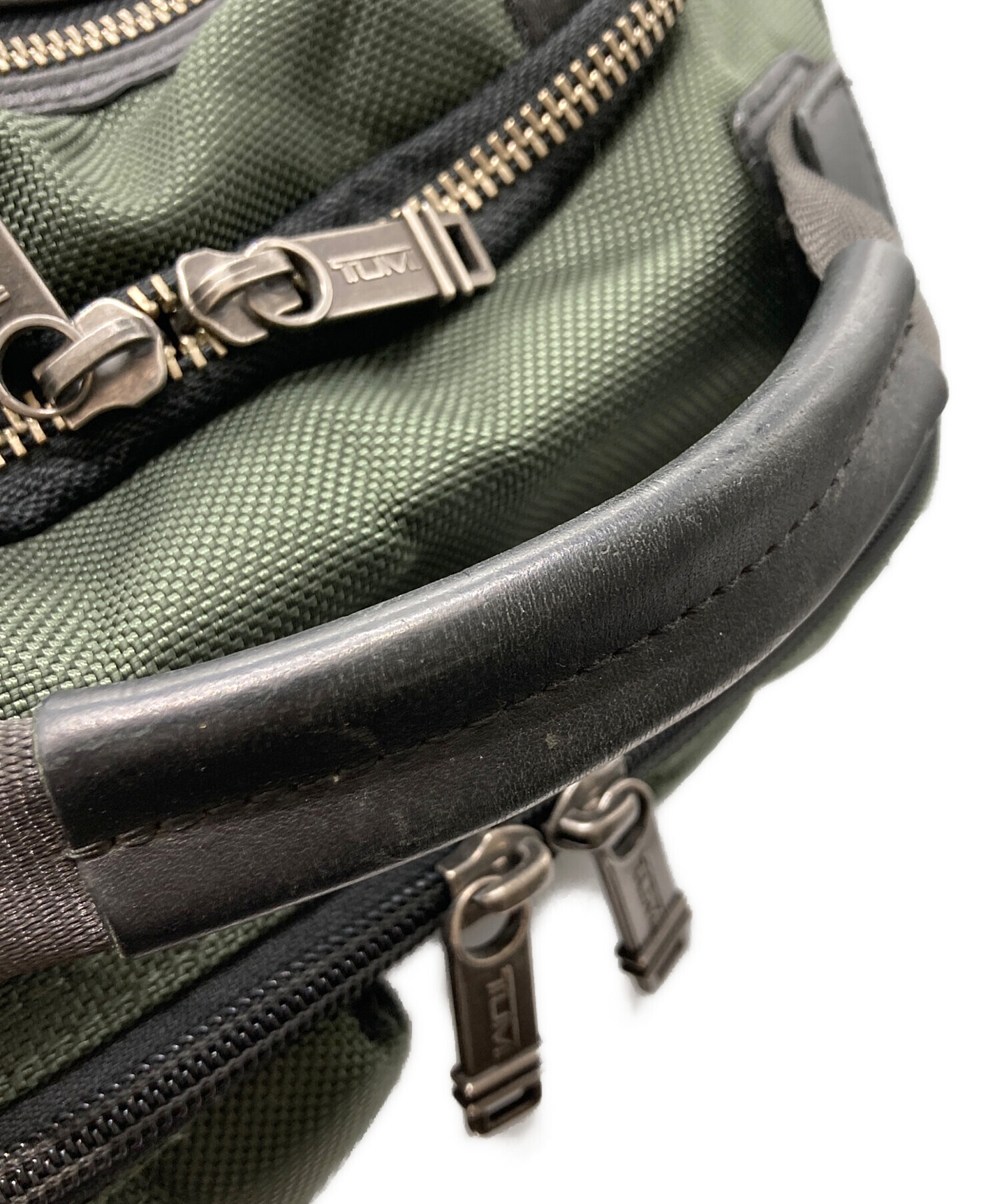 中古・古着通販】TUMI (トゥミ) バックパック オリーブ|ブランド 中古・古着通販】TUMI (トゥミ) バックパック オリーブ|ブランド