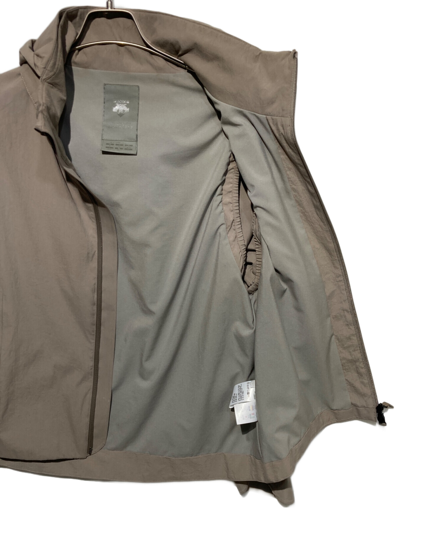 中古・古着通販】DESCENTE (デサント) マウンテンパーカー ベージュ