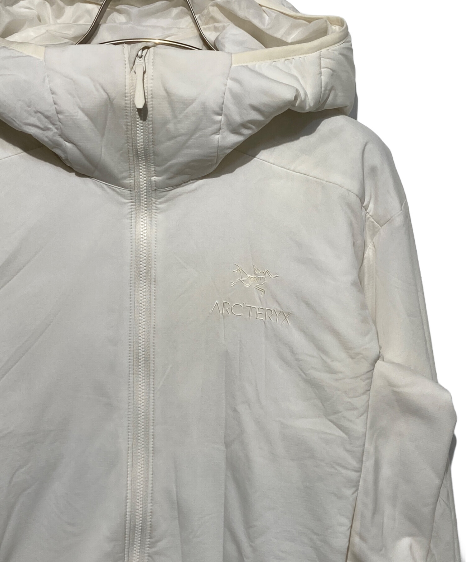 中古・古着通販】ARC'TERYX (アークテリクス) ATOM HOODY M ホワイト