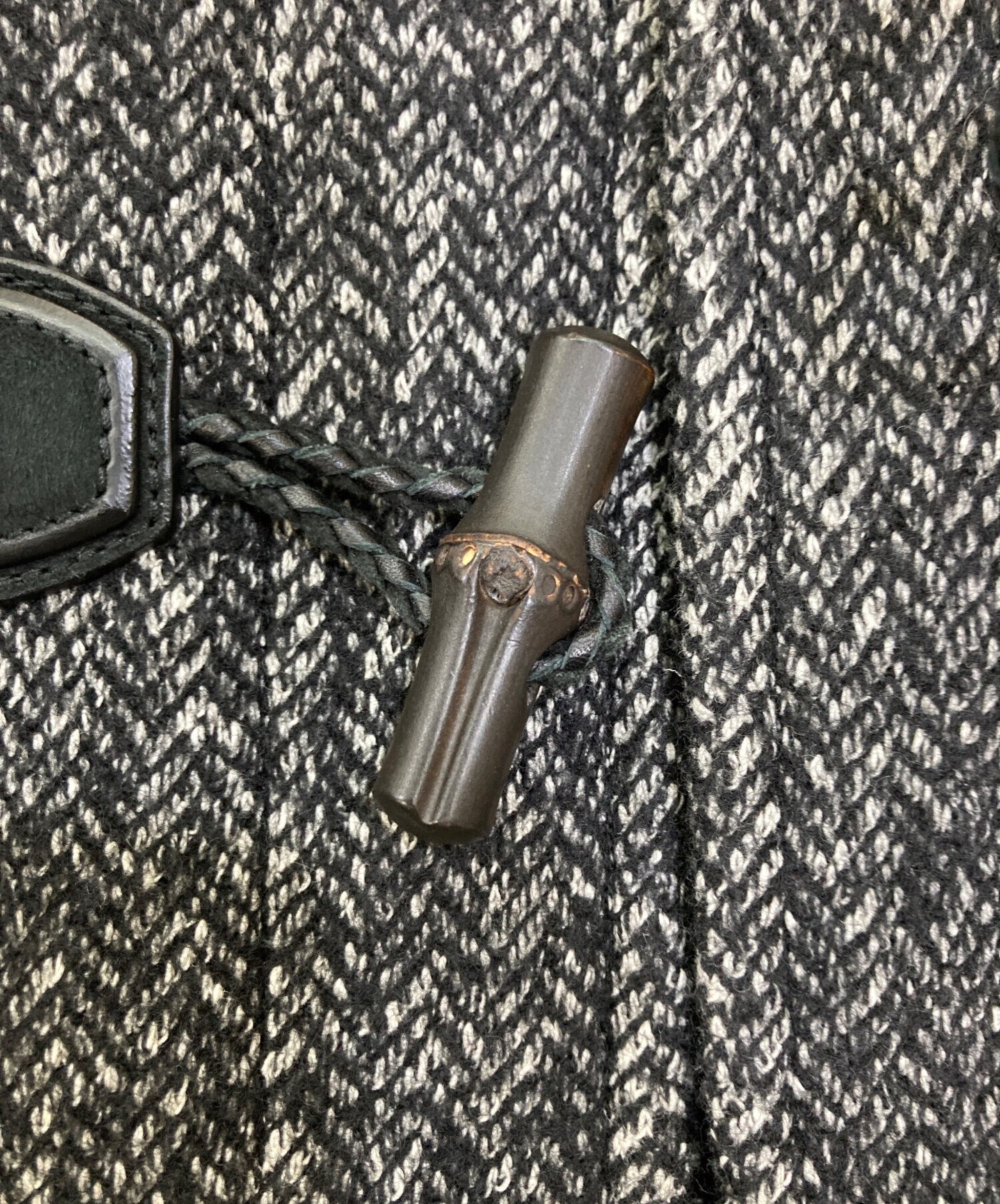 GUCCI フード付きダッフルコート 40サイズ ダークグレー 中古・古着通販】GUCCI (グッチ) ダッフルコート ブラック サイズ:40