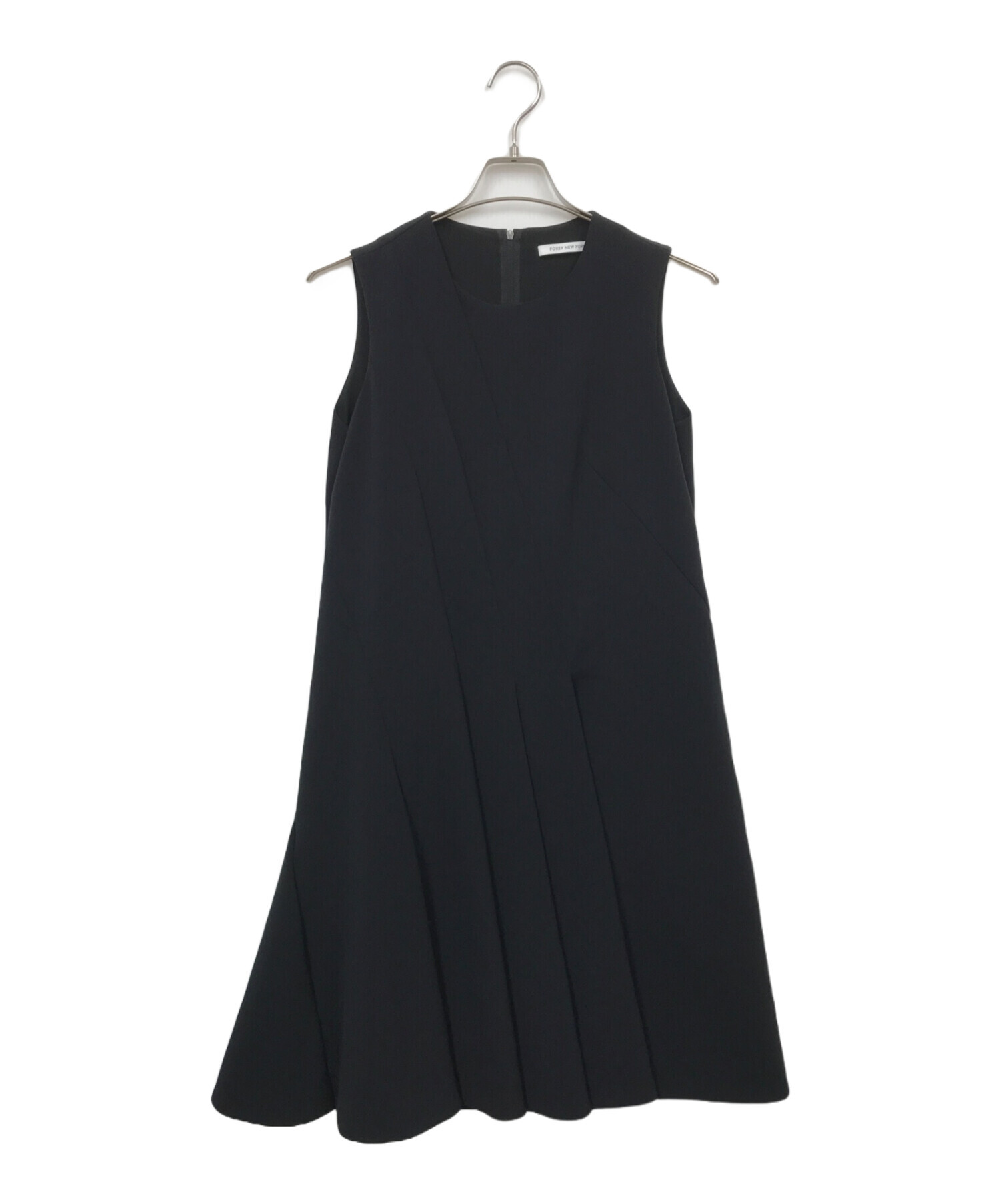 FOXEY NEW YORK ブラック 半袖ワンピース　3、4回使用　40 FOXEY NEW YORK ブラック 半袖ワンピース 3、4回使用 40