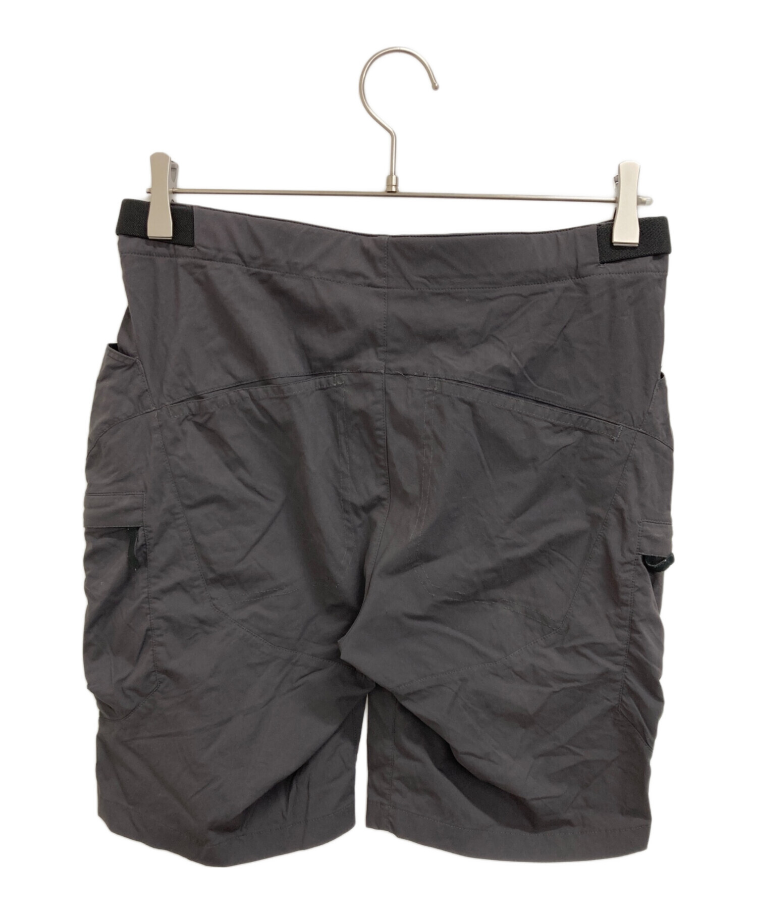 中古・古着通販】tilak (ティラック) ショートパンツ グレー サイズ:S