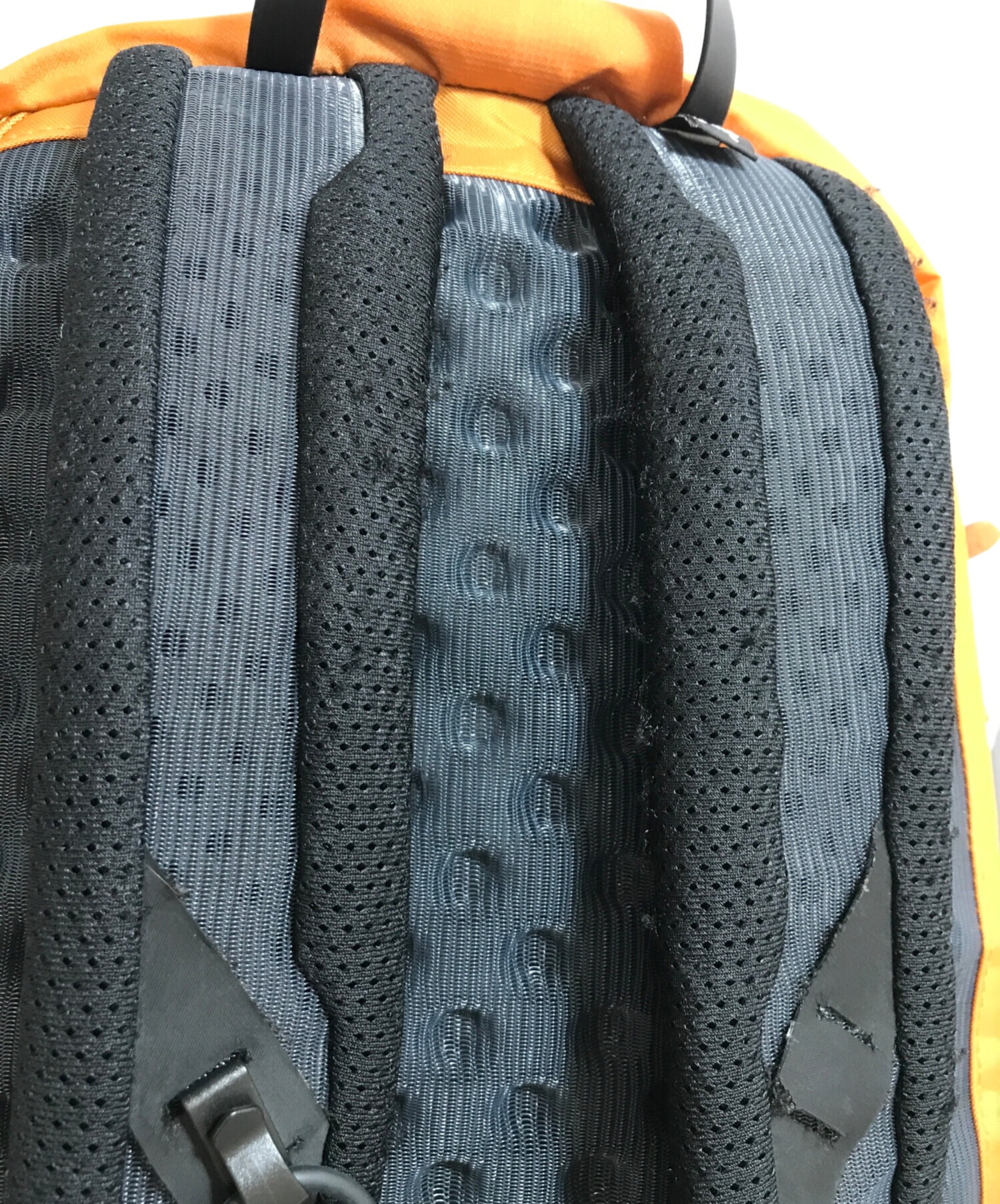 中古・古着通販】ARC'TERYX (アークテリクス) AXIOS 25/バックパック