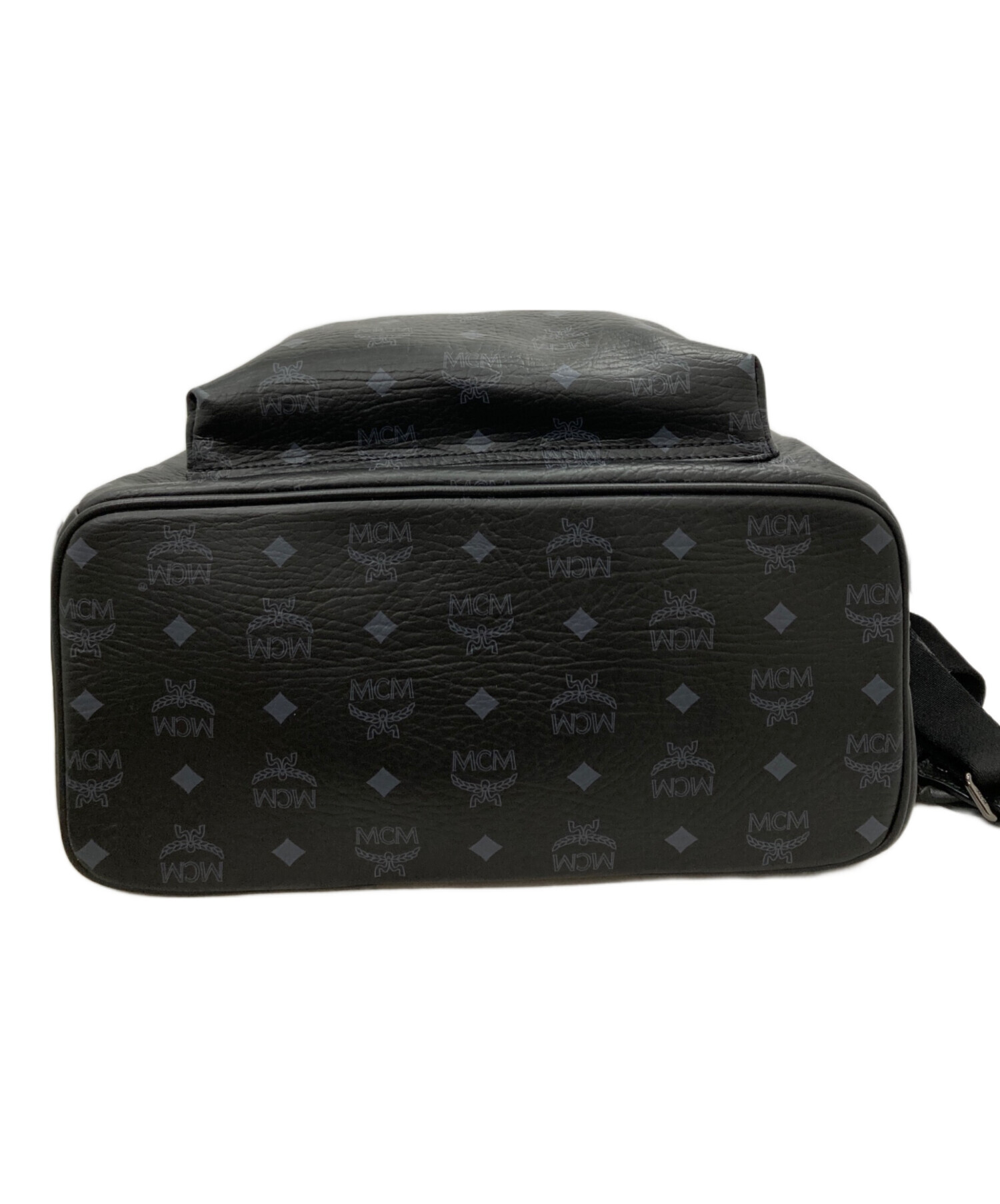 MCM サイドスタッズ バックパック (Mサイズ・ブラック) M Stark サイドスタッズ バックパック - ヴィセトス ブラック | MCM ®JP
