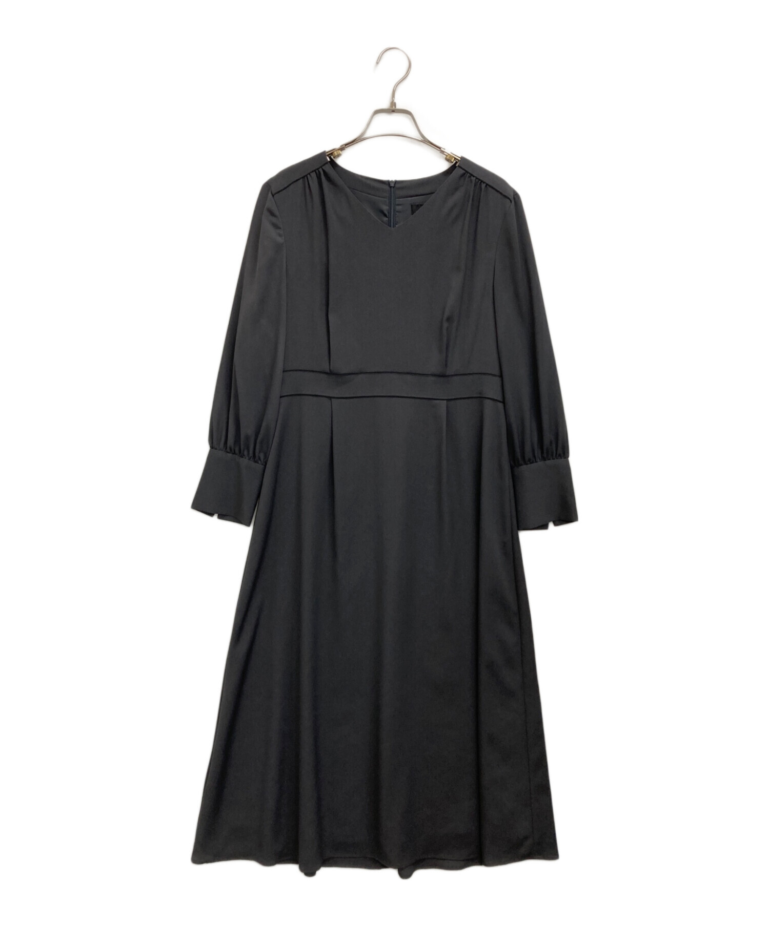 【新品】UNTITLED ワンピース Mサイズ 新品】UNTITLED ワンピース Mサイズ 【公式通販】