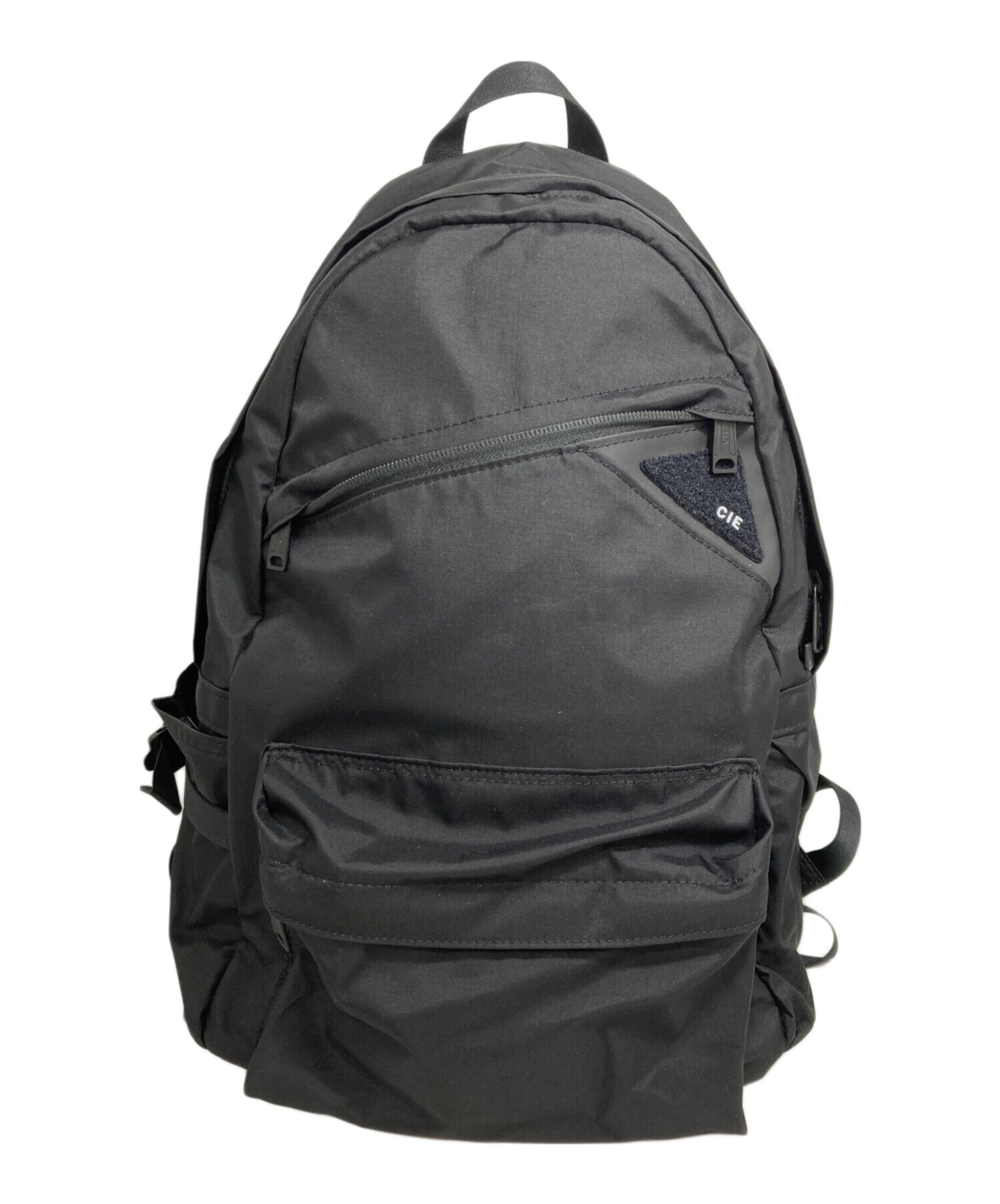 CIE リュックFLOW DAYPACK ブラック　※中古、訳あり 中古・古着通販】CIE (シー) FLOW DAYPACK ブラック｜ブランド・古着