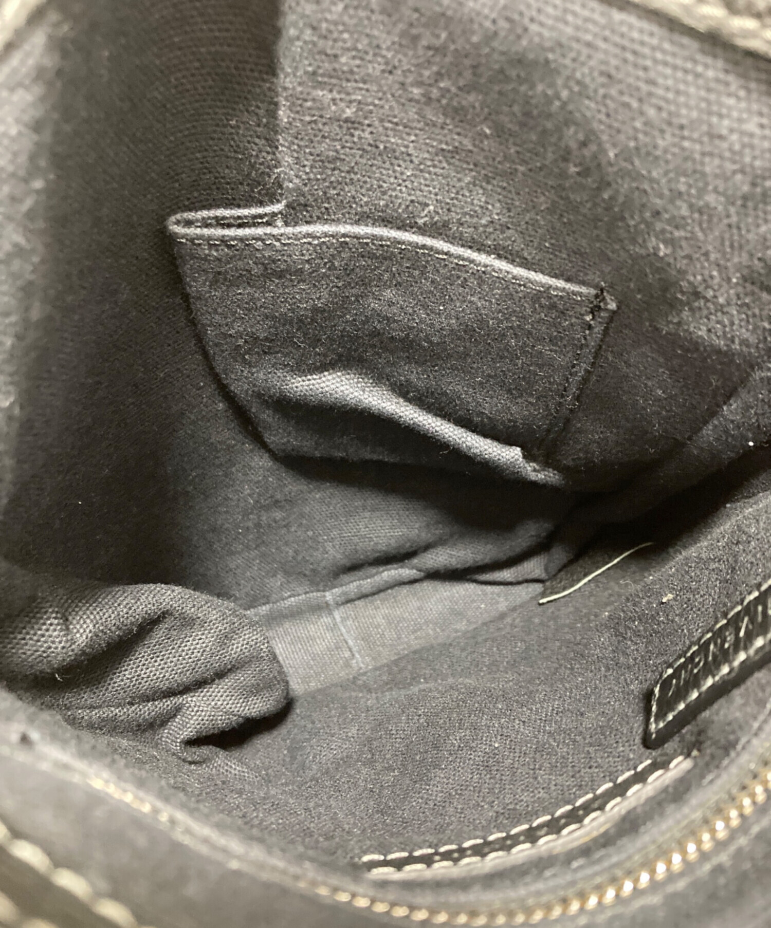 中古・古着通販】GIVENCHY (ジバンシィ) エンボスロゴ レザー