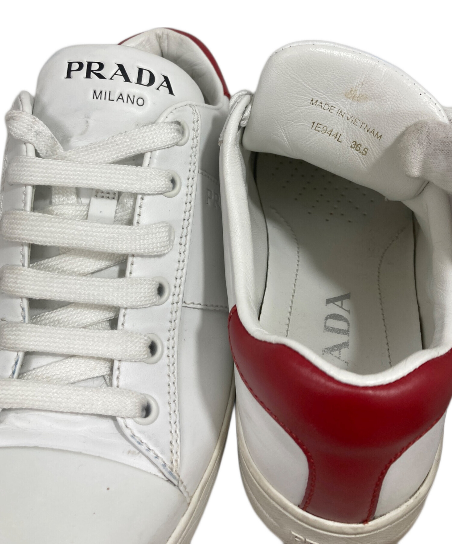 中古・古着通販】PRADA (プラダ) スニーカー ホワイト サイズ:36.5