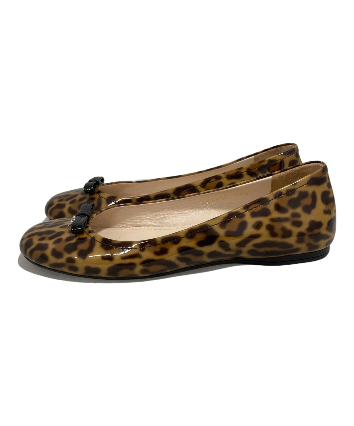 中古・古着通販】PRADA (プラダ) フラットパンプス ブラウン 中古・古着通販】PRADA (プラダ) フラットパンプス ブラウン