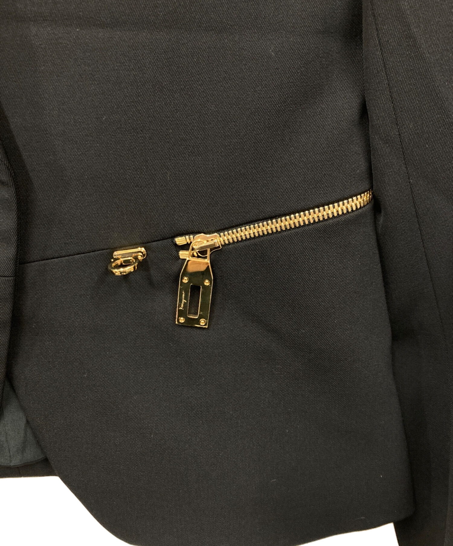 【未使用】Salvatore Ferragamo デザインテーラードジャケット 中古・古着通販】Salvatore Ferragamo (サルヴァトーレ フェラガモ