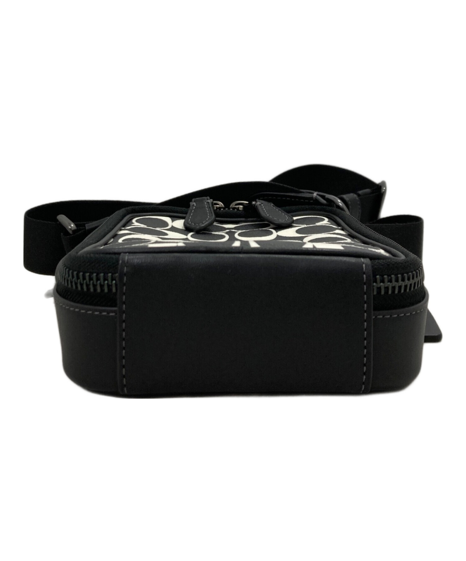 未使用 COACH ブラック ショルダーバッグ 中古・古着通販】COACH (コーチ) ショルダーバッグ ブラック｜ブランド