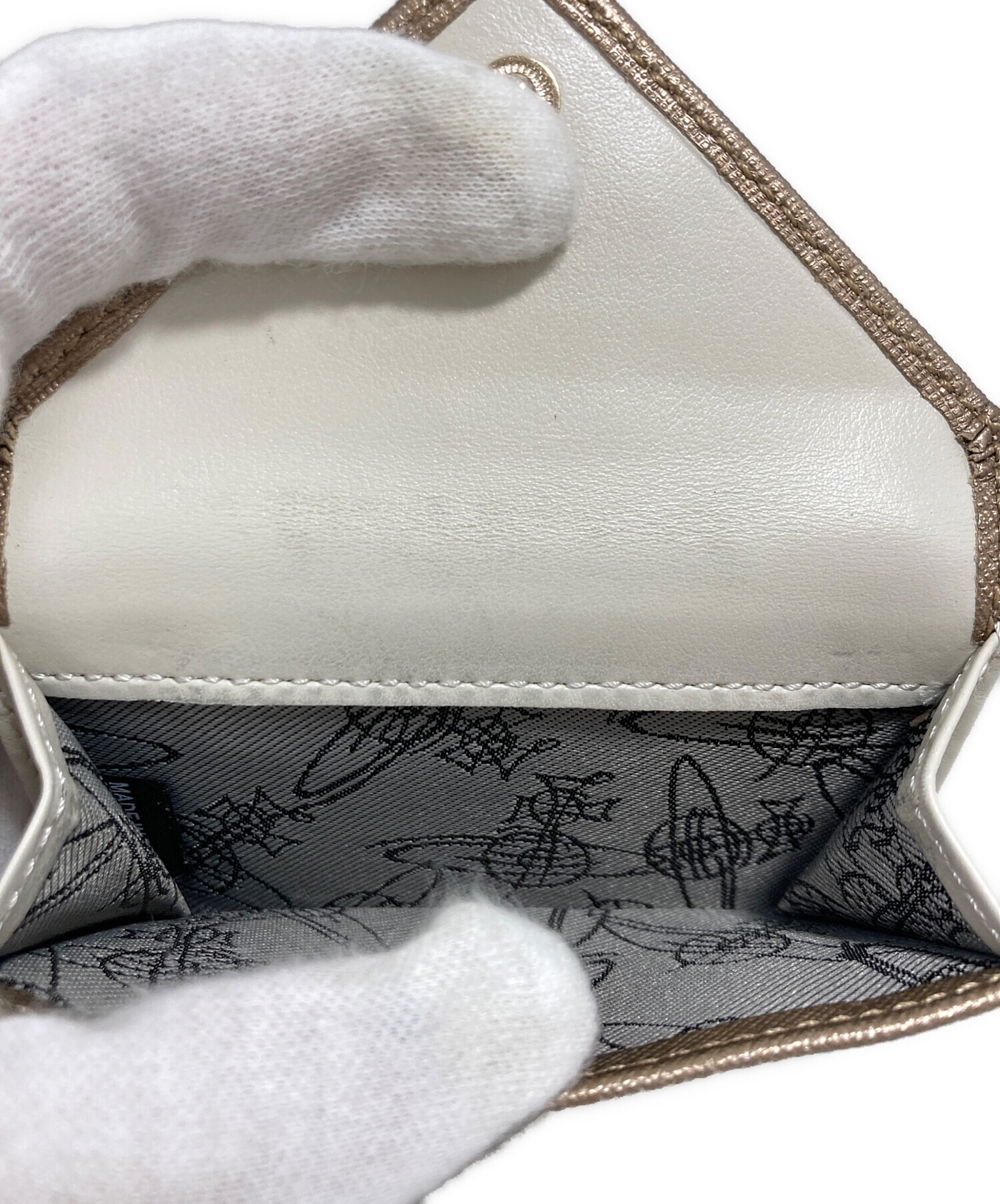 【中古】Vivienne Westwood | ヴィヴィアンウエストウッド 三つ折り長財布 ブラック【尾張小牧店】 中古・古着通販】Vivienne Westwood (ヴィヴィアンウエストウッド) 3