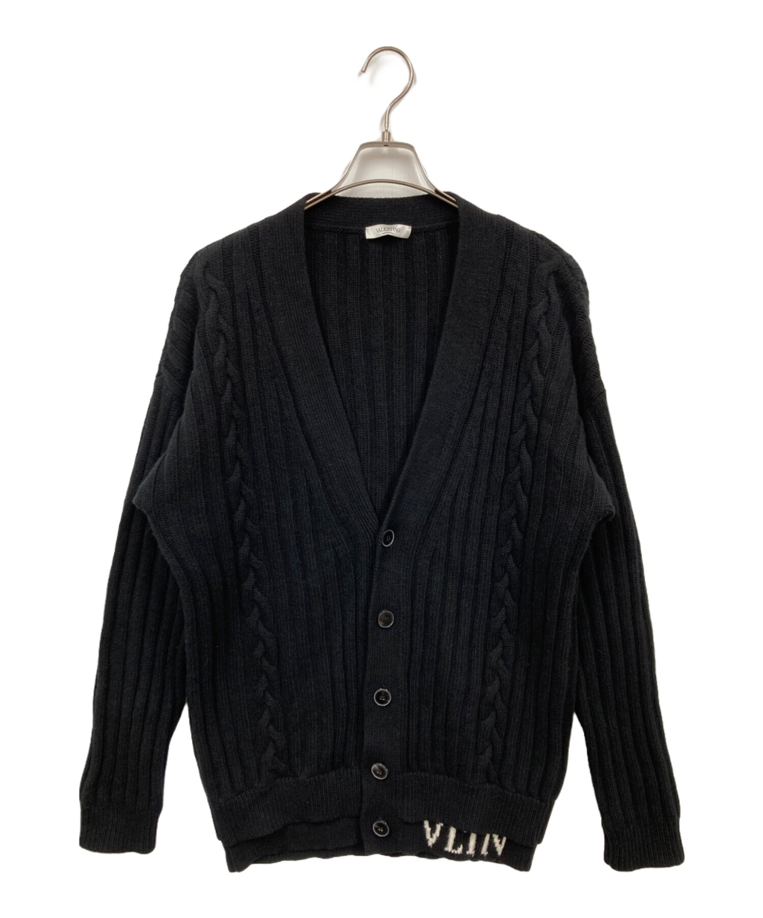 VALENTINO VLTNロゴ ケーブル ニット カーディガン L ブラック 中古・古着通販】VALENTINO (ヴァレンティノ) VLTNロゴ ケーブルニット