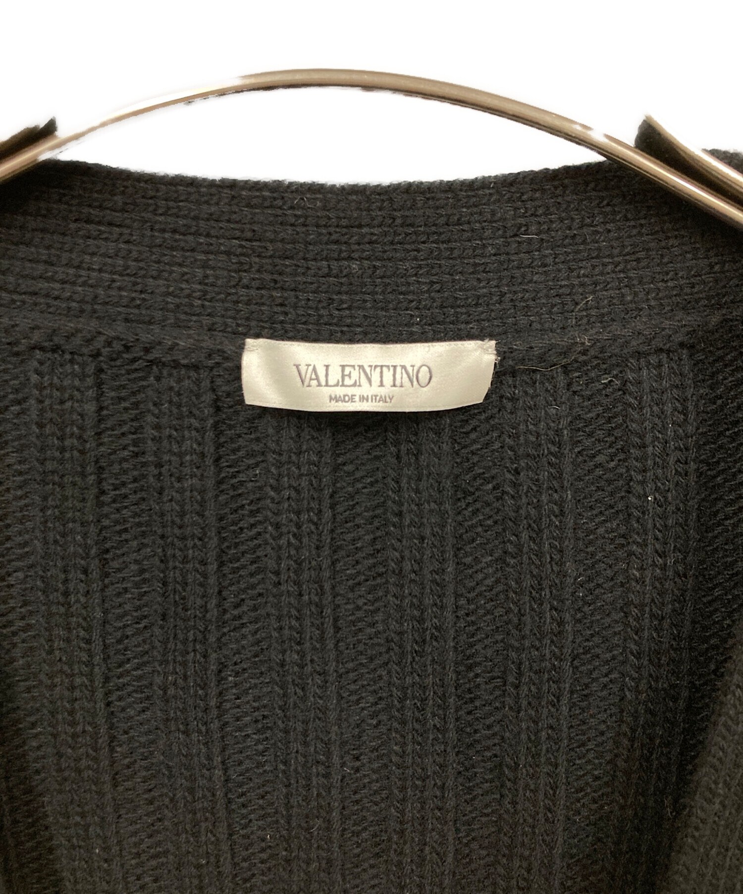 VALENTINO VLTNロゴ ケーブル ニット カーディガン L ブラック 中古・古着通販】VALENTINO (ヴァレンティノ) VLTNロゴ ケーブルニット