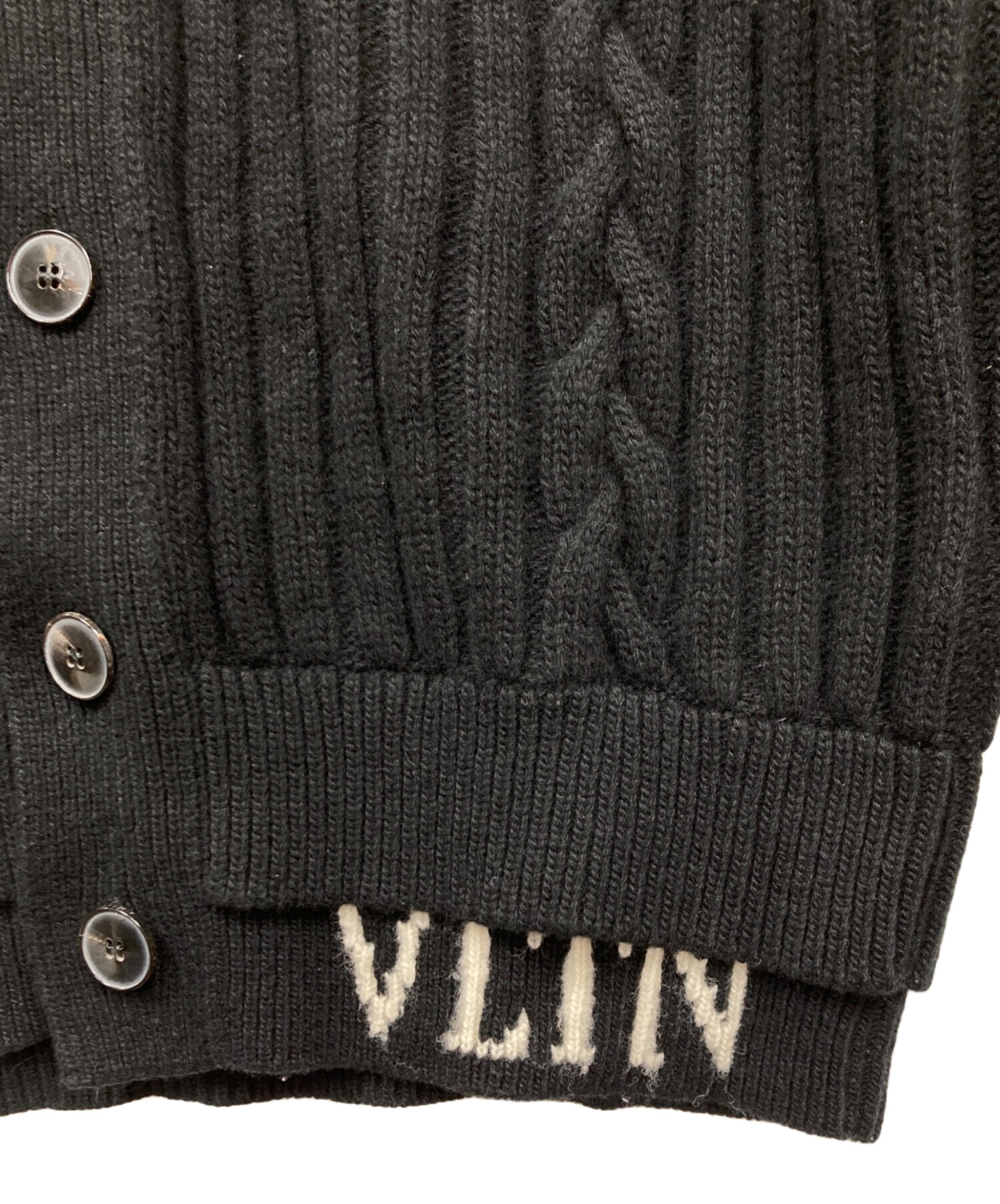 VALENTINO VLTNロゴ ケーブル ニット カーディガン L ブラック 中古・古着通販】VALENTINO (ヴァレンティノ) VLTNロゴ ケーブルニット