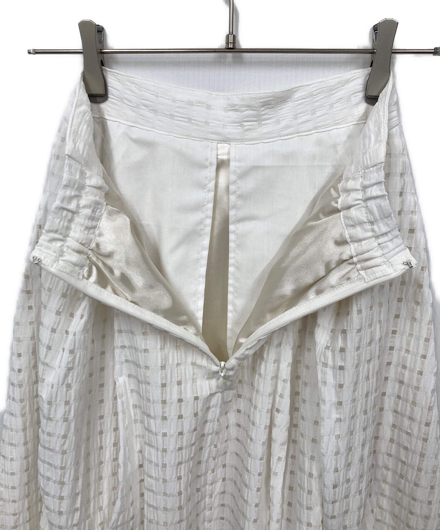 Herlipto sheer check volume skirt ブラック Herlipto 【公式通販】