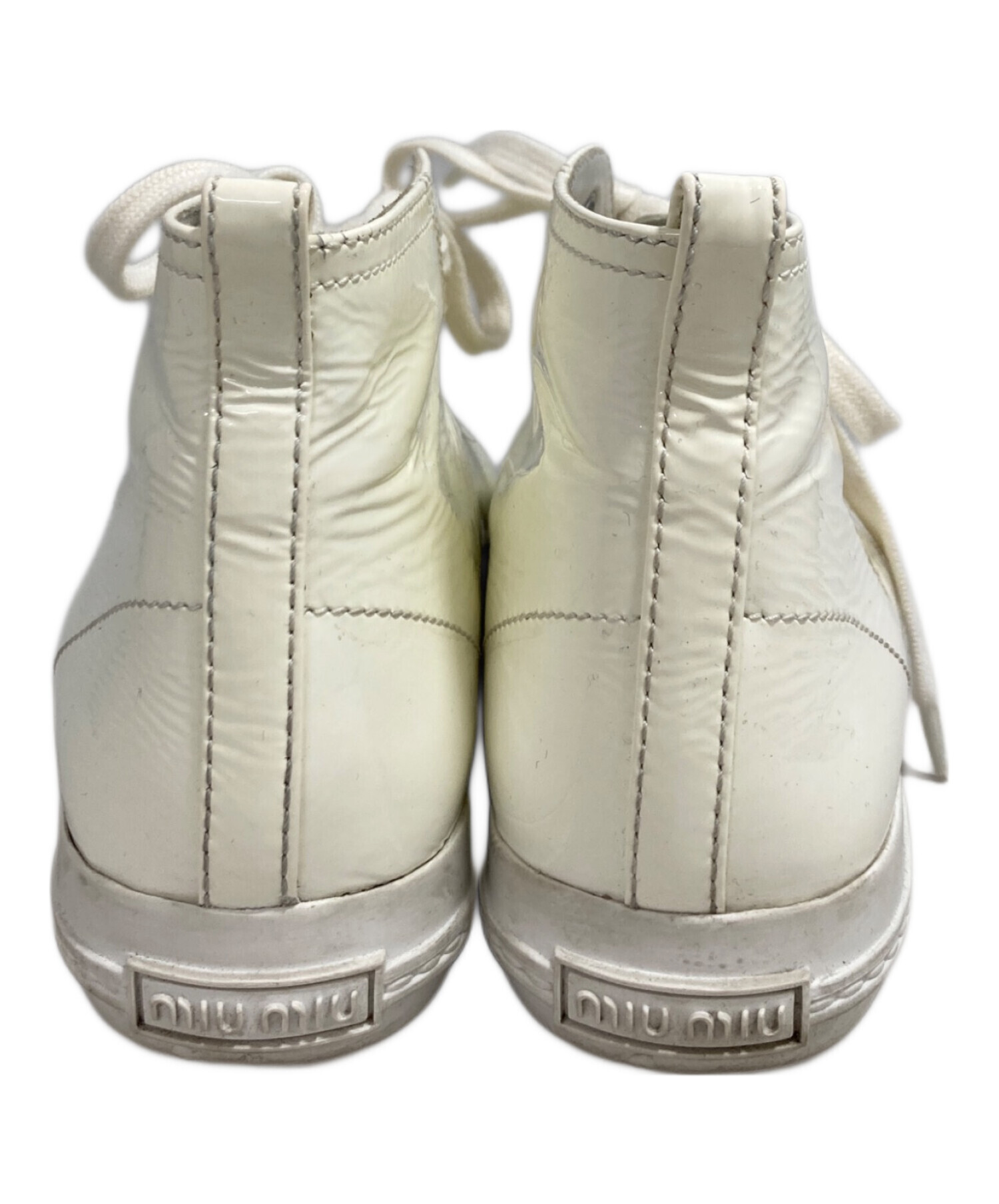 【正規品】Miu Miu エナメル ハイカットスニーカー ホワイト 36.5 中古・古着通販】MIU MIU (ミュウミュウ) エナメル ハイカット