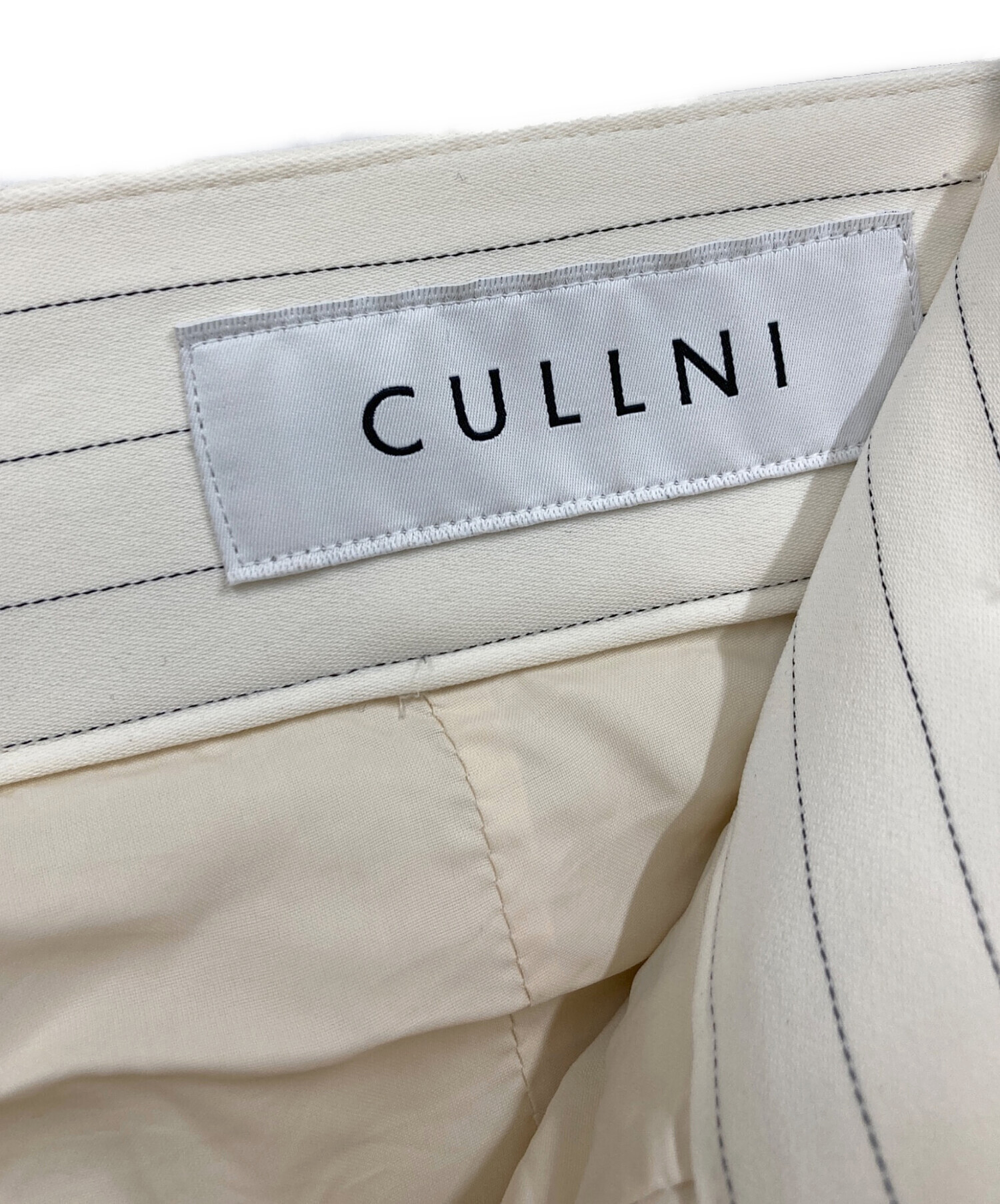 中古・古着通販】CULLNI (クルニ) ベルト付ストライプパンツ ホワイト