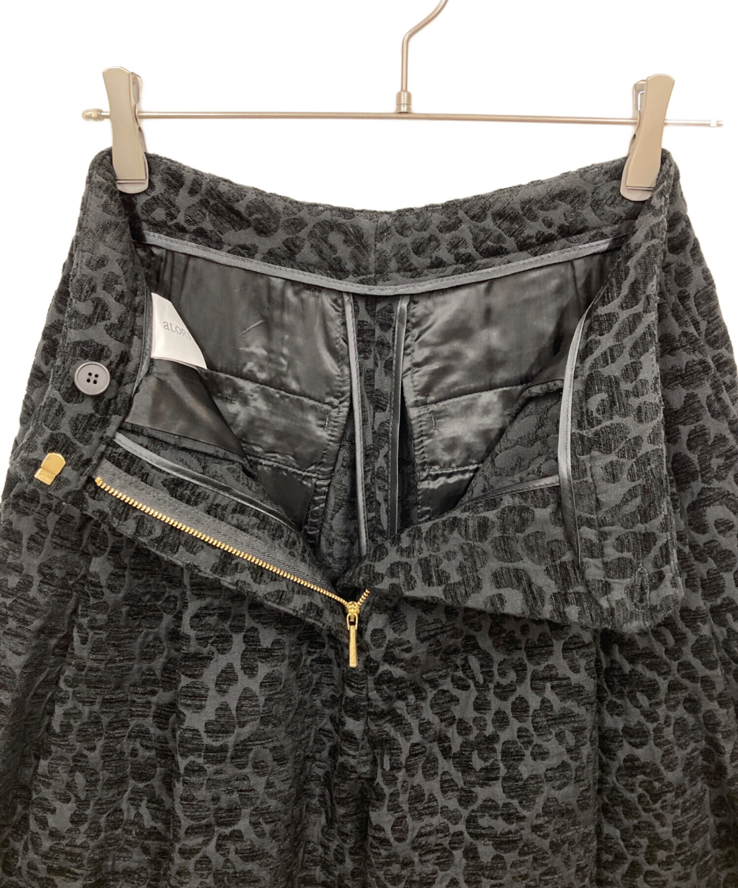 aLORS paris アロー パンツ サイズ0 中古・古着通販】aLORS (アロー) レオパードジャガードパンツ ブラック