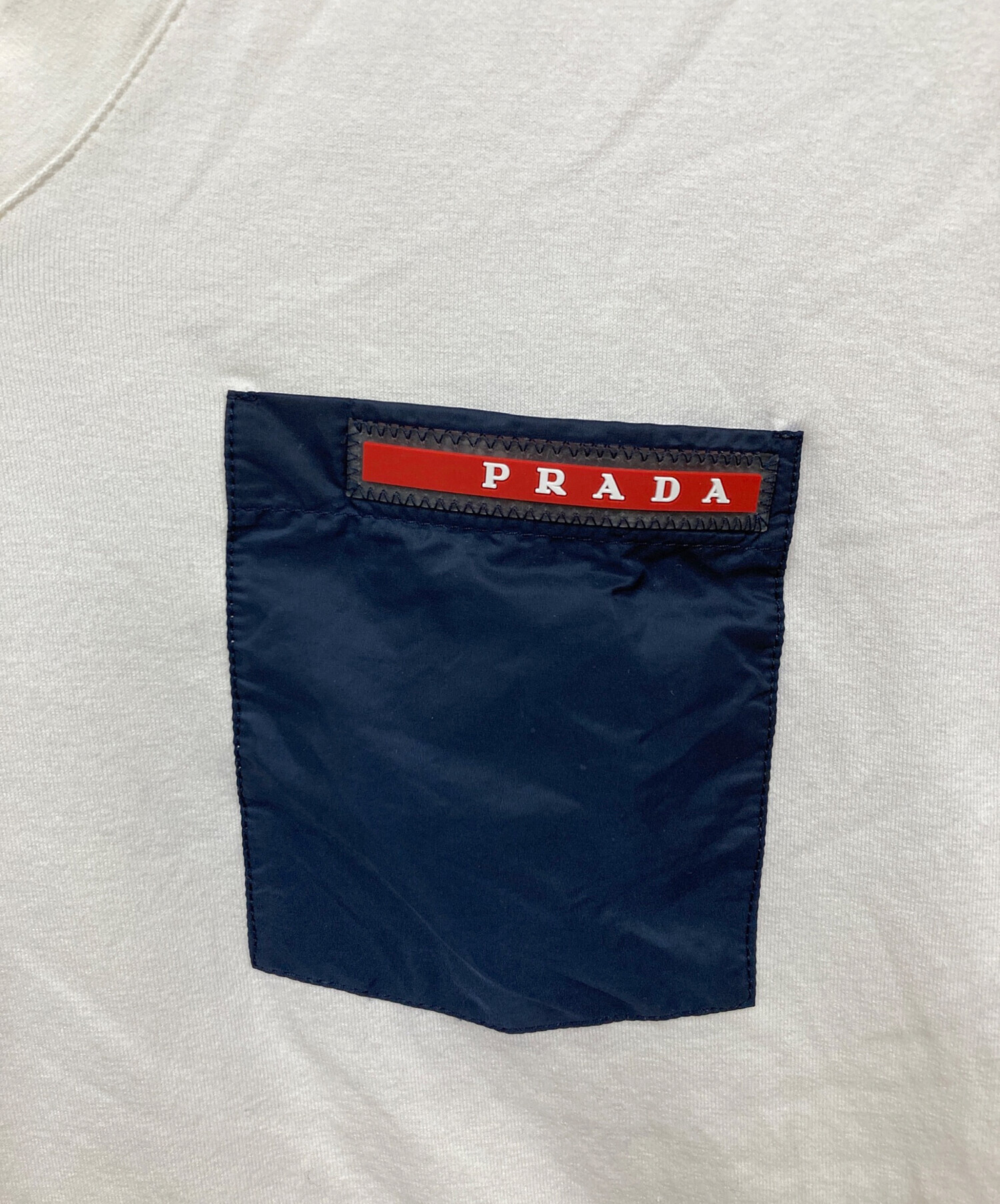 中古・古着通販】PRADA (プラダ) VネックTシャツ ホワイト サイズ:XS