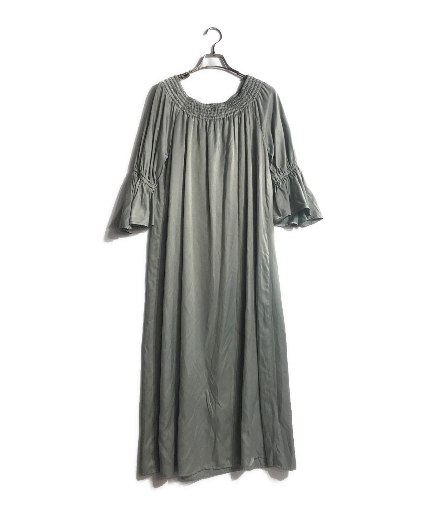 anuans オフショルダーボリュームスリーブワンピース （BEIGE） anuans オフショルダーボリュームスリーブワンピース （BEIGE） ア