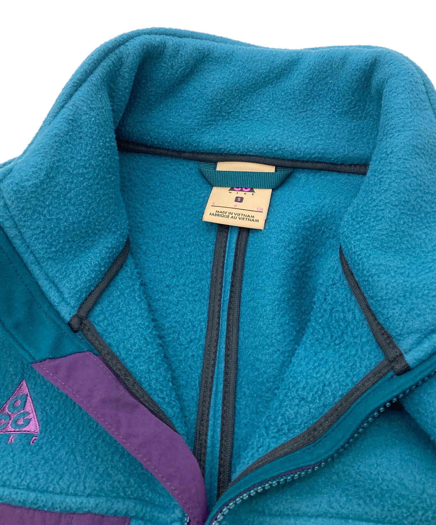 ナイキ ACG ハイネックシェルジャケット サムホール 内フリース ナイキ ACG ハイネックシェルジャケット サムホール 内フリース ナイキ