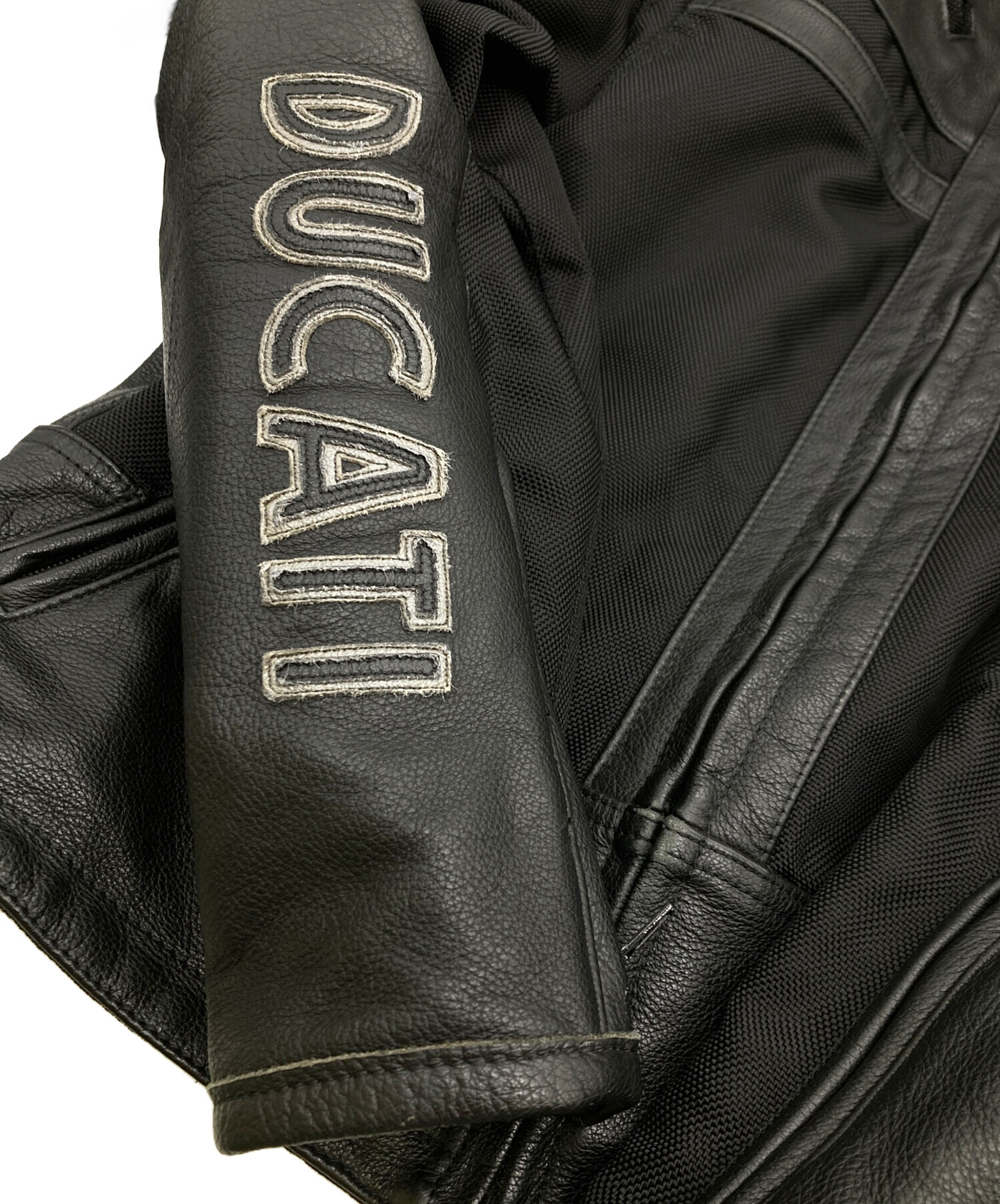 中古美品 DUCATI ブラックレザージャケット Ducati Leather Jacket Bomber Jacket from Leather Made IN Italy