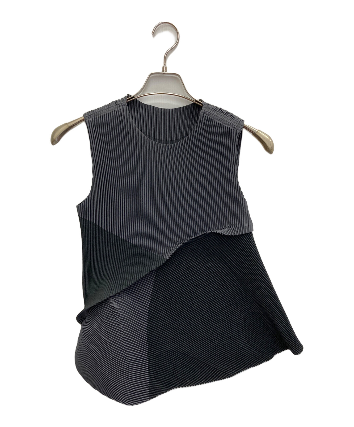ISSEY MIYAKE イッセイミヤケ 23SS RIDGE PLEATS TOP 2トーンプリーツトップス ブラック チャコール 2 中古・古着通販】ISSEY MIYAKE (イッセイミヤケ) 23SS RIDGE PLEATS