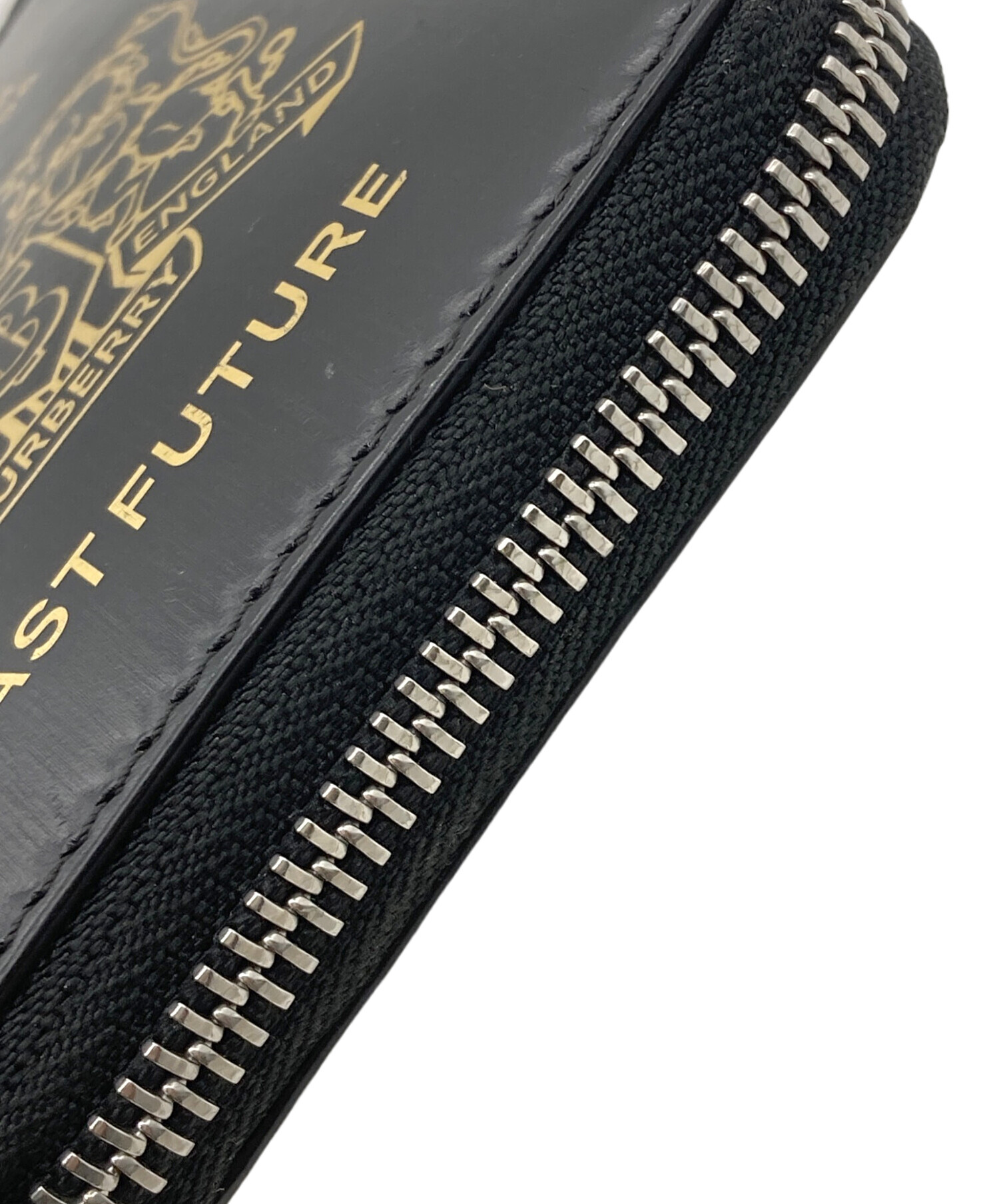 【最終価格】バーバリー紺ストライプダブルBURBERRY made in USA 中古・古着通販】BURBERRY (バーバリー) Passport Leather Zip Wallet