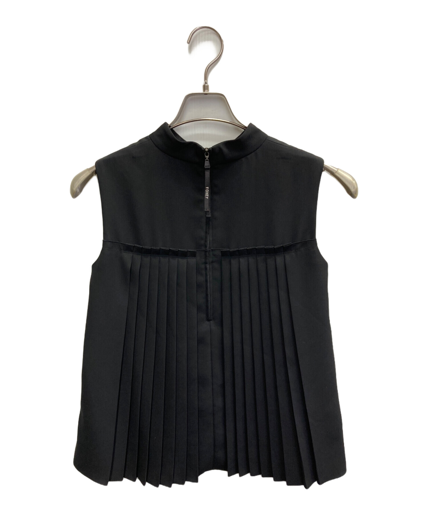 FOXEY NEW YORK☆オフショルダーブラウス　黒　42 中古・古着通販】FOXEY NEWYORK (フォクシーニューヨーク) シック