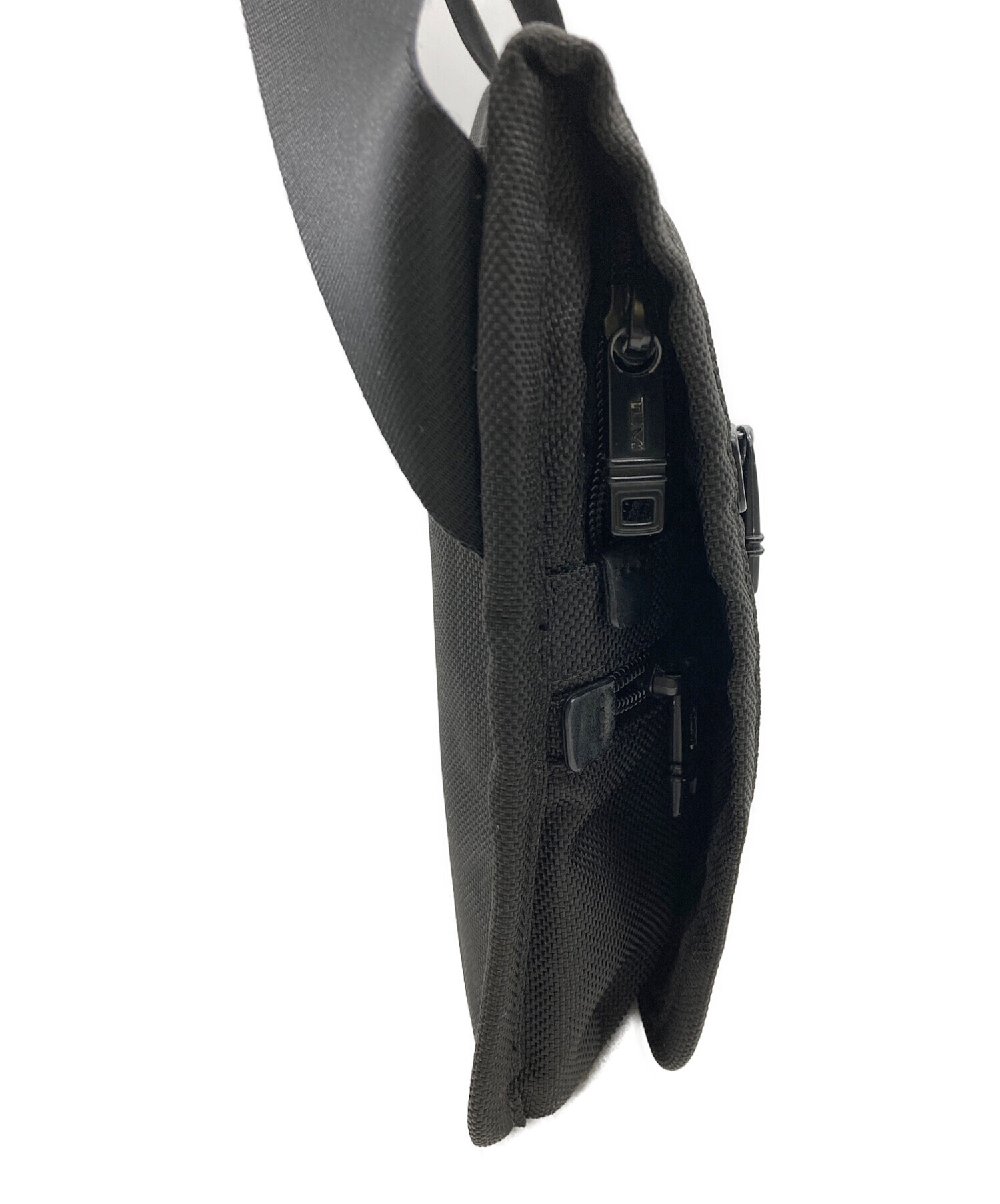 中古・古着通販】TUMI (トゥミ) ショルダーバッグ ブラック｜ブランド
