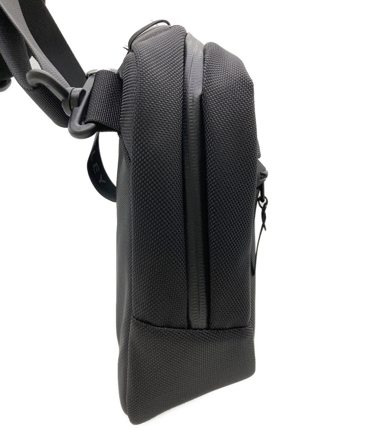 中古・古着通販】WEXLEY (ウェクスレイ) MALCOLM/8L SLING PACK