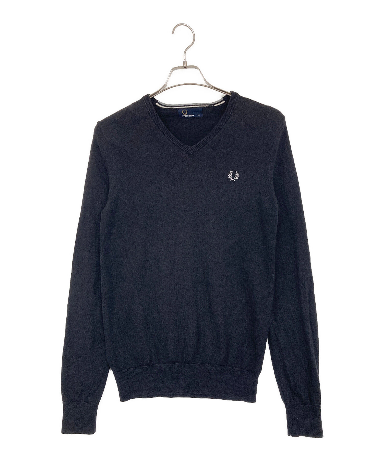 中古・古着通販】FRED PERRY (フレッドペリー) Vネックニット ブラック