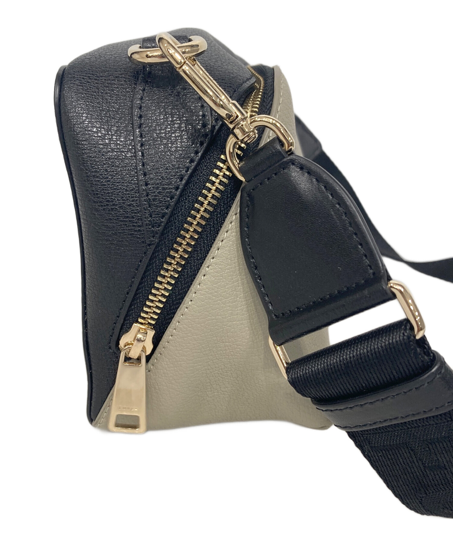 中古・古着通販】FURLA (フルラ) バイカラーショルダーバッグ ベージュ