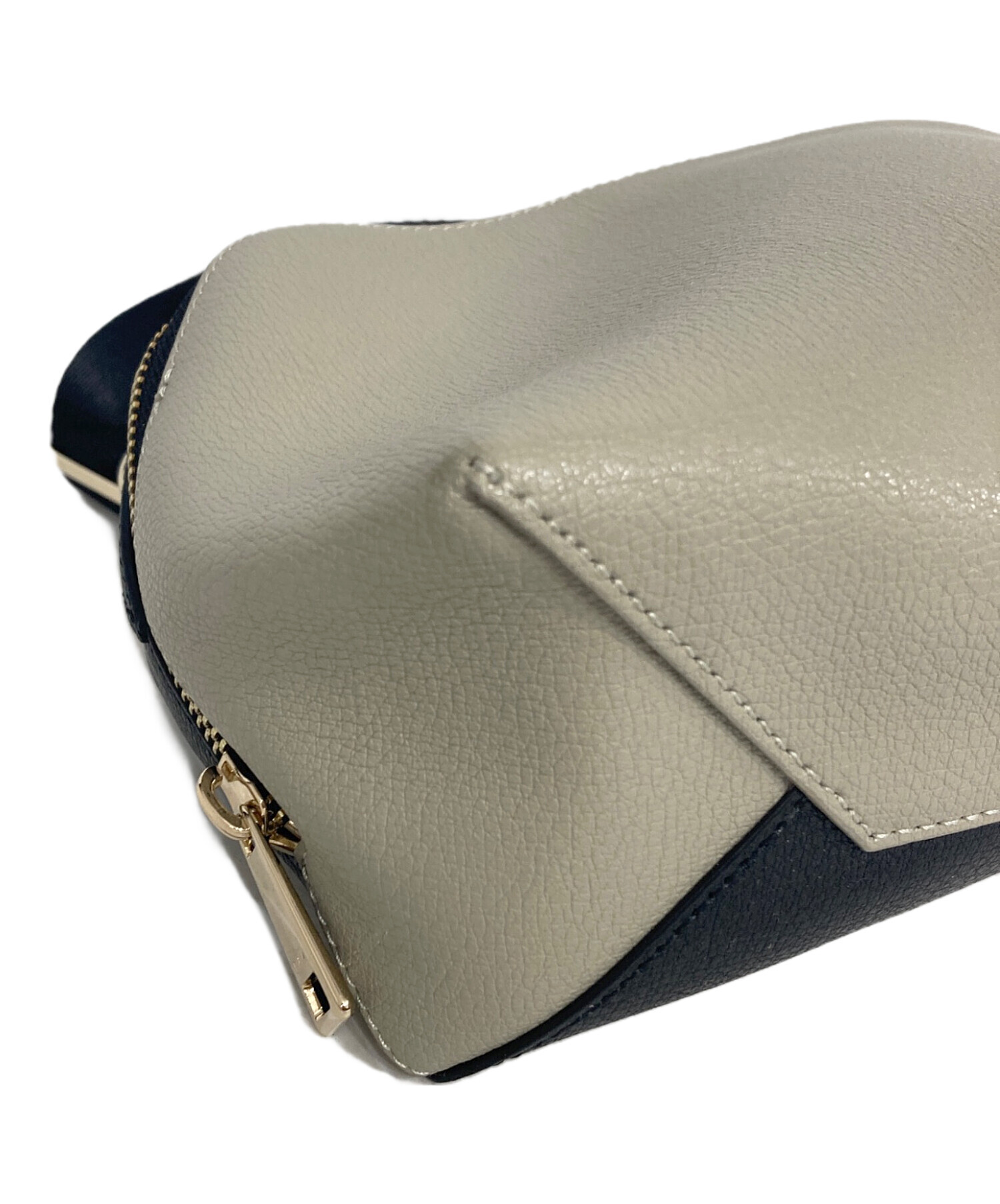 ■未使用■　フルラ 2WAY ハンド ショルダー バッグ キャンバス ベージュ 【181603】 中古・古着通販】FURLA (フルラ) バイカラーショルダーバッグ ベージュ