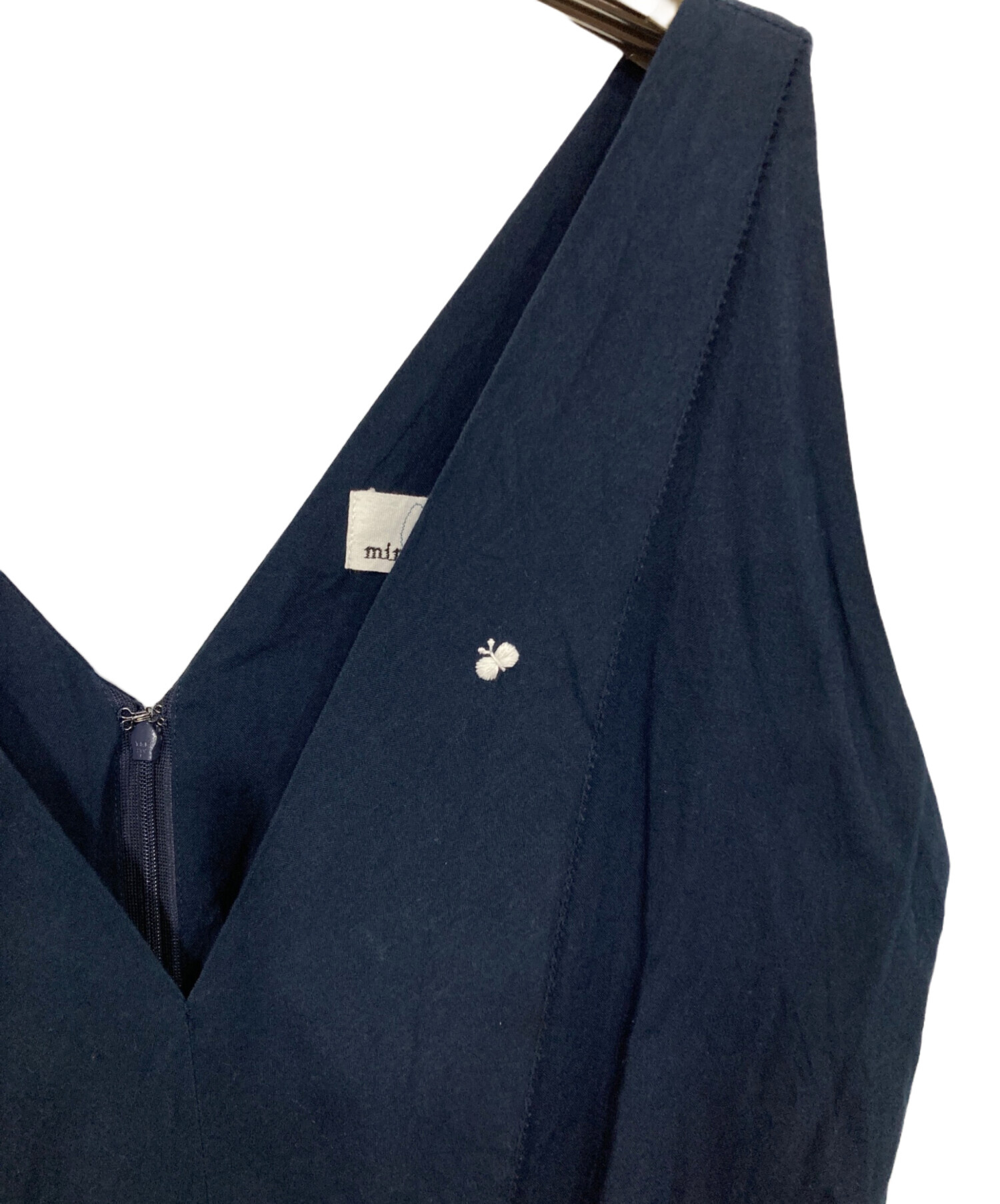 中古・古着通販】mini perhonen (ミナ ペルホネン) choucho刺繍Vネック